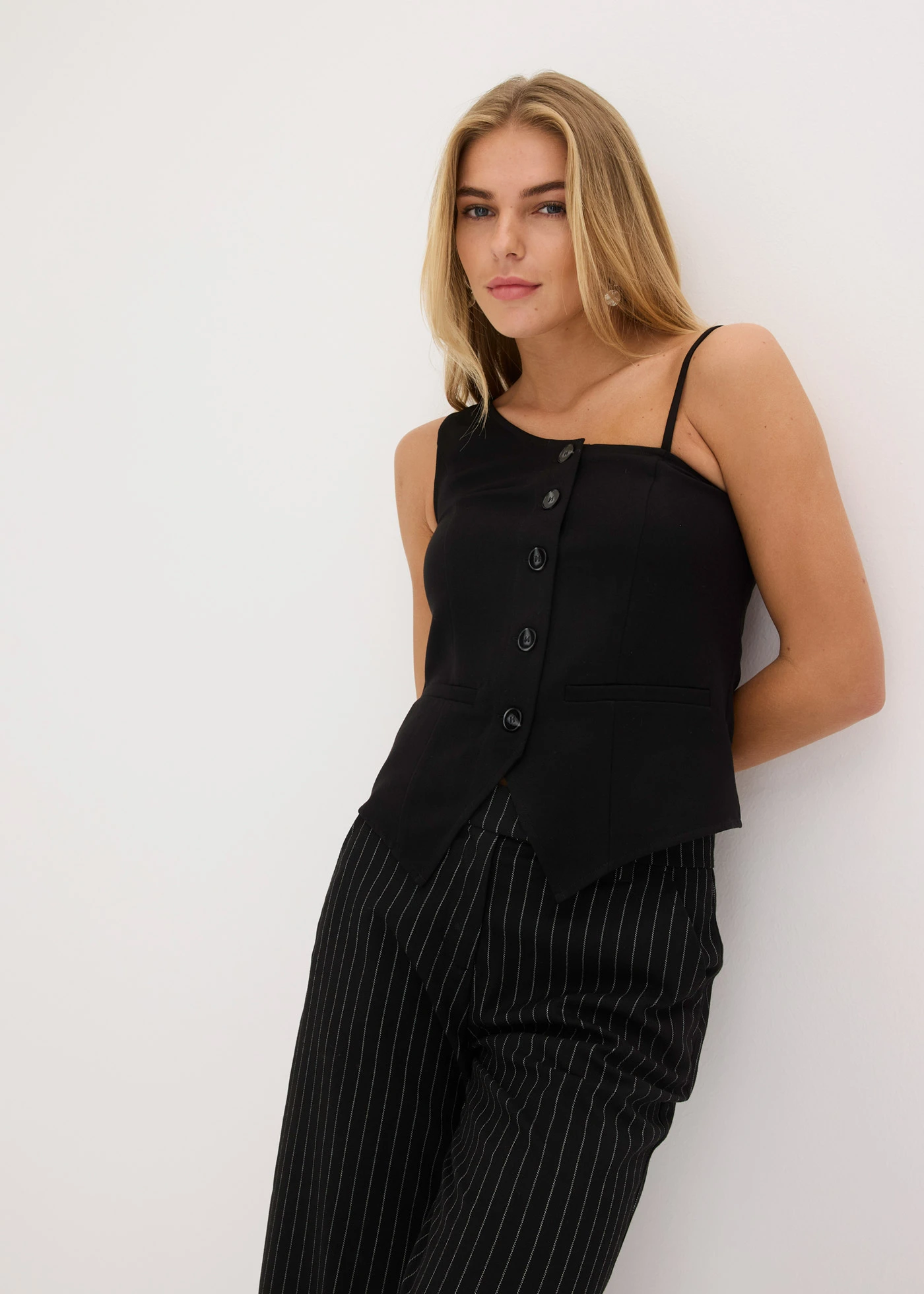 Vesta s knoflíkovou lištou • černá • bonprix obchod