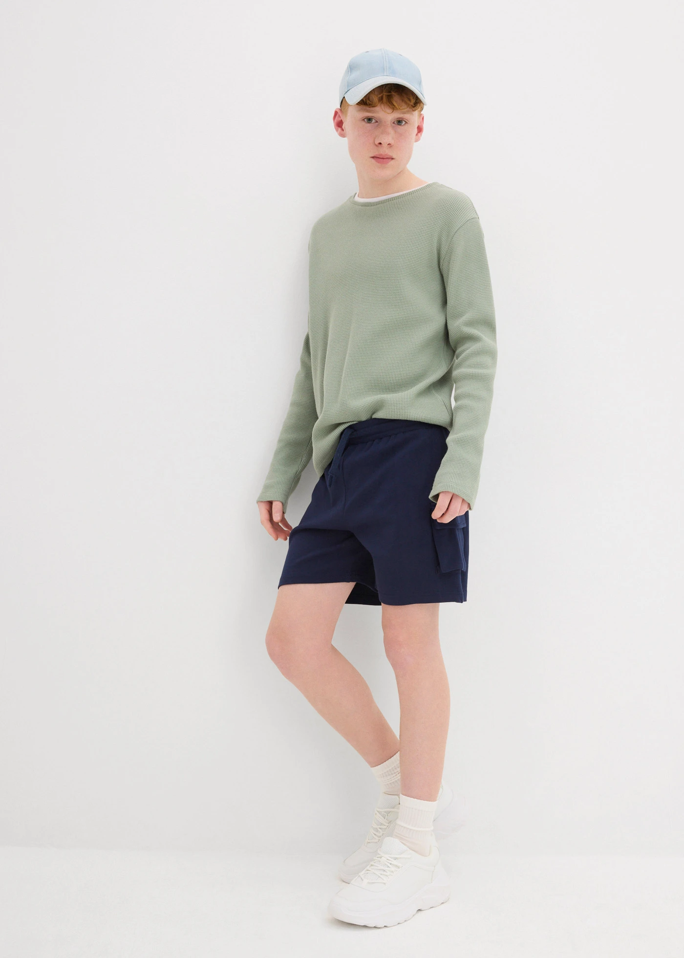 Short cargo en molleton 100% coton • bleu foncé • Boutique bonprix