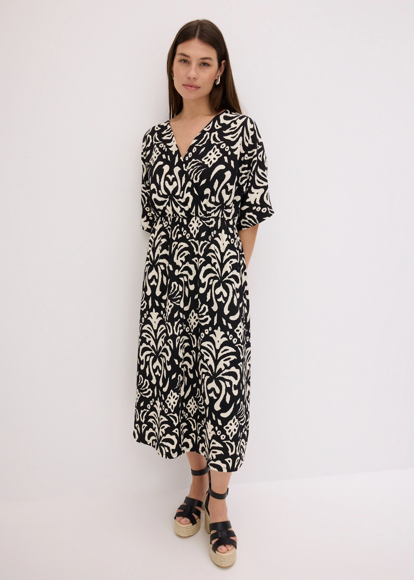 Rochie din jerse • negru-alb cu imprimeu • magazin bonprix