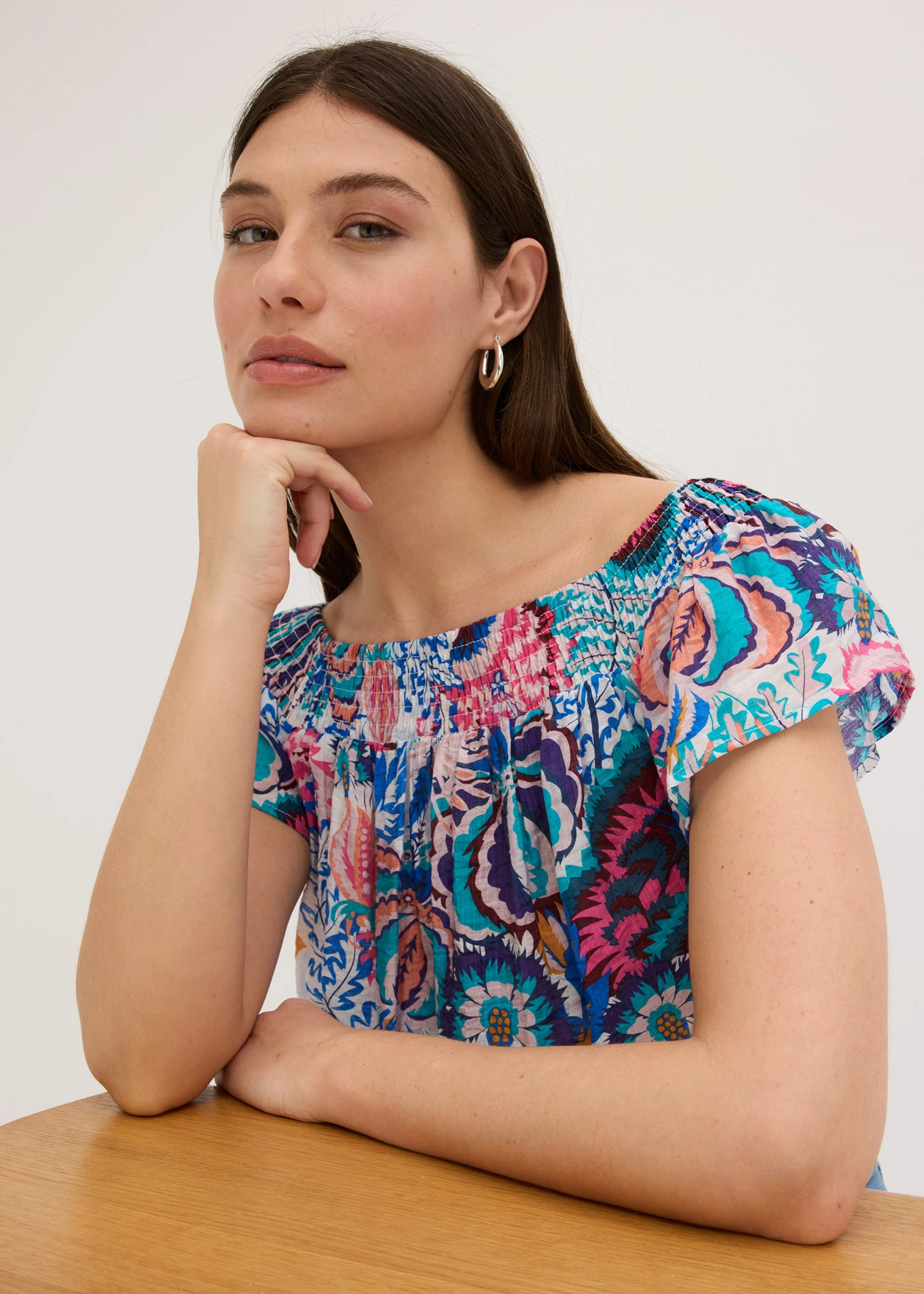 Carmen blouse van een lichte viscosemix • blauw gedessineerd • bonprix online shop