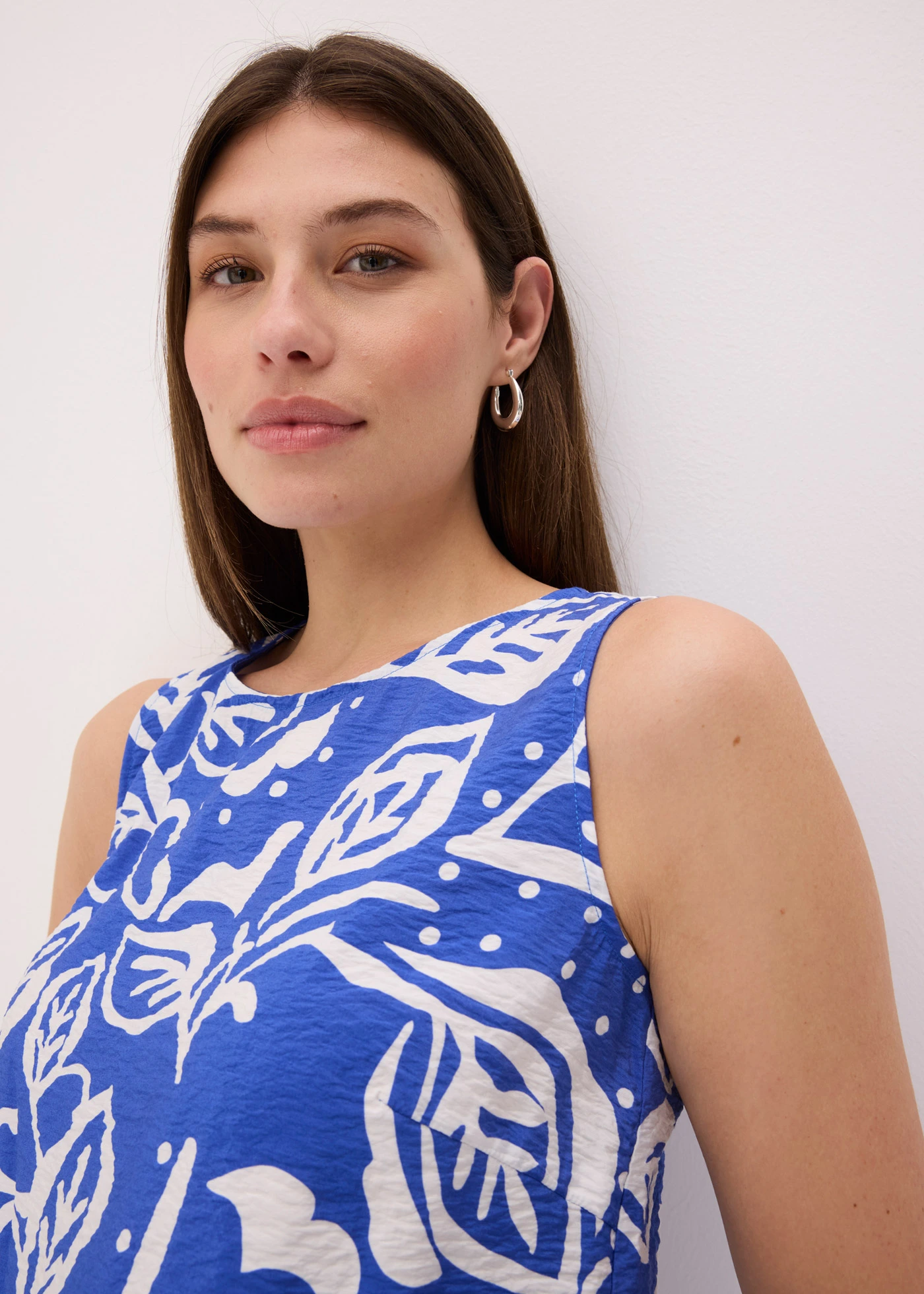 Halenkový top s potiskem • modro-bílá s květy • bonprix obchod