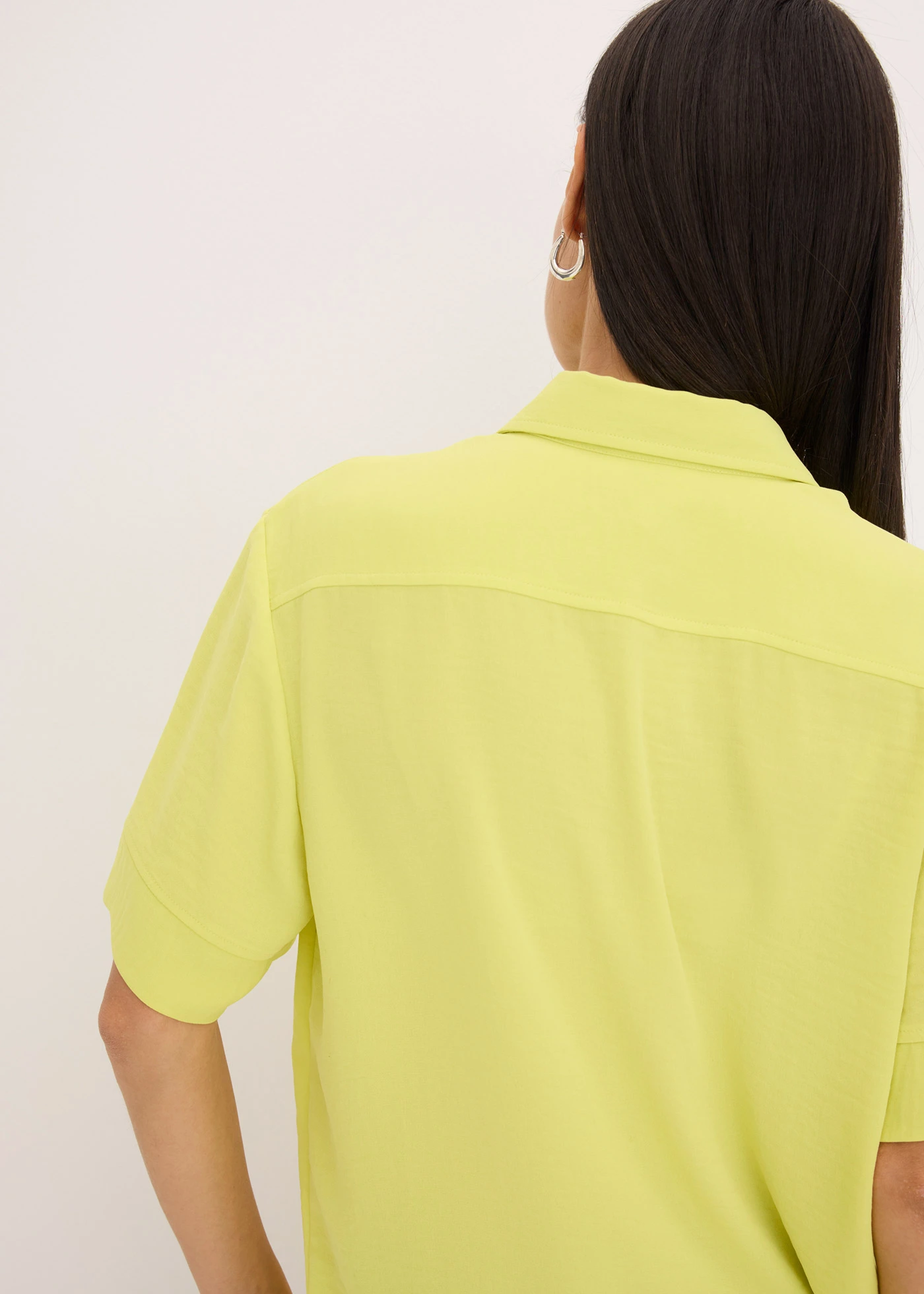 Blouse met borstzak en korte mouwen • citrusgeel • bonprix online shop