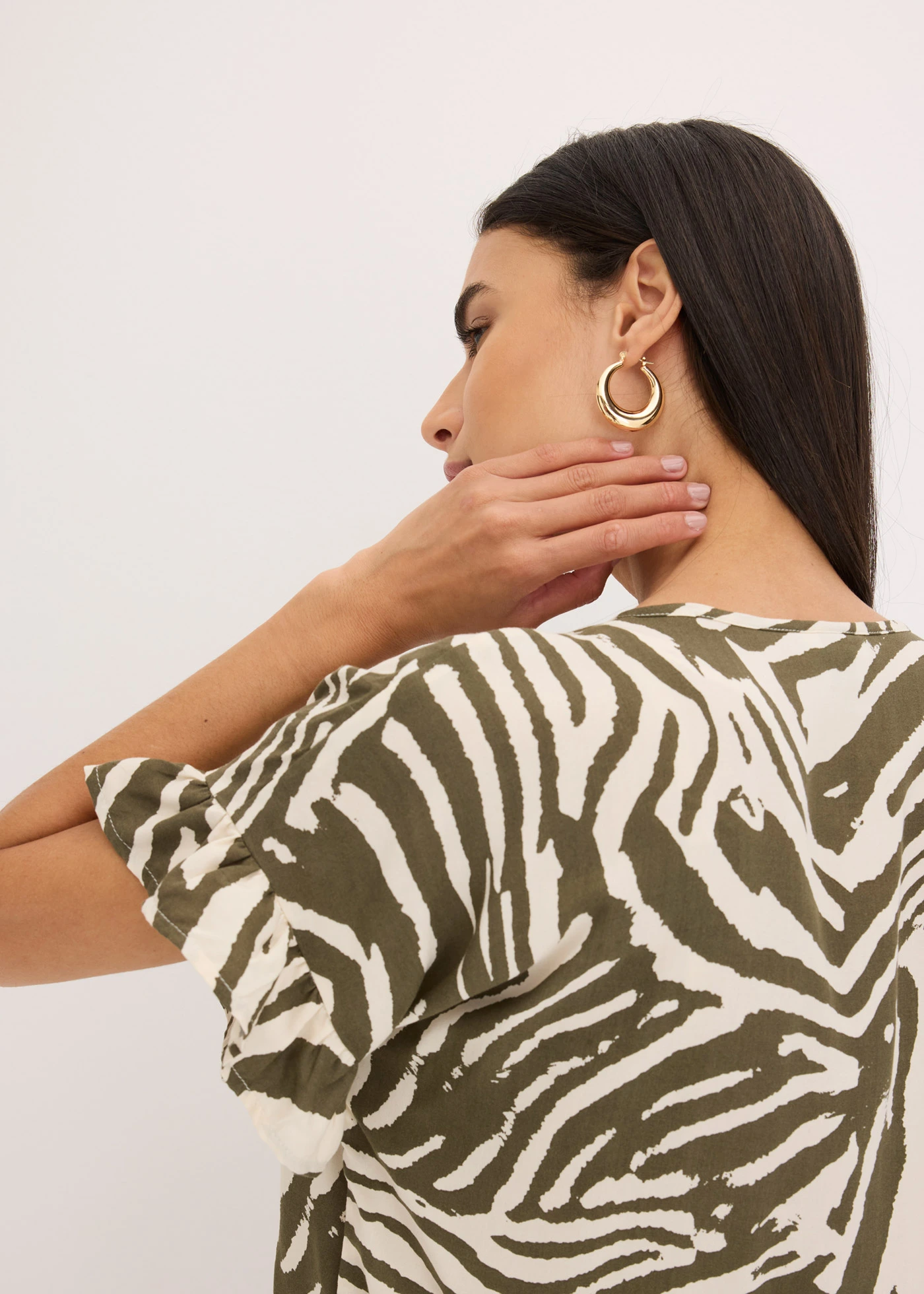 Volnější tunika z viskózy • přírodní-tmavě olivová se zebřím potiskem • bonprix obchod