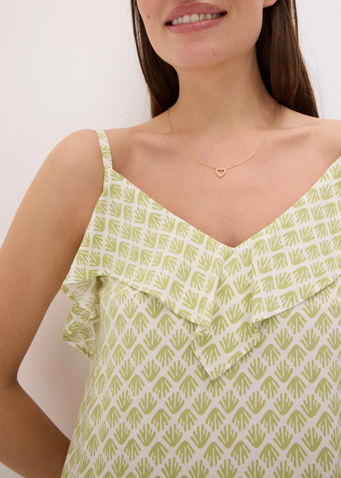 Robe midi à encolure volantée • pistache mat imprimé • Boutique bonprix