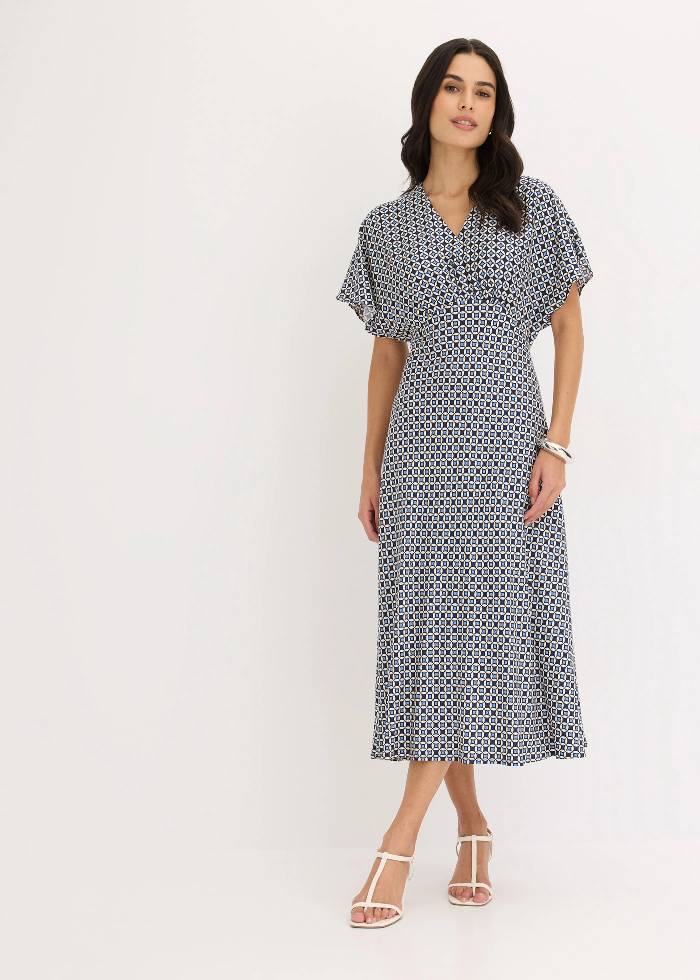 Rochie din viscoză fluidă • bej natur/bleumarin/albastru mediu cu imprimeu grafic • magazin bonprix