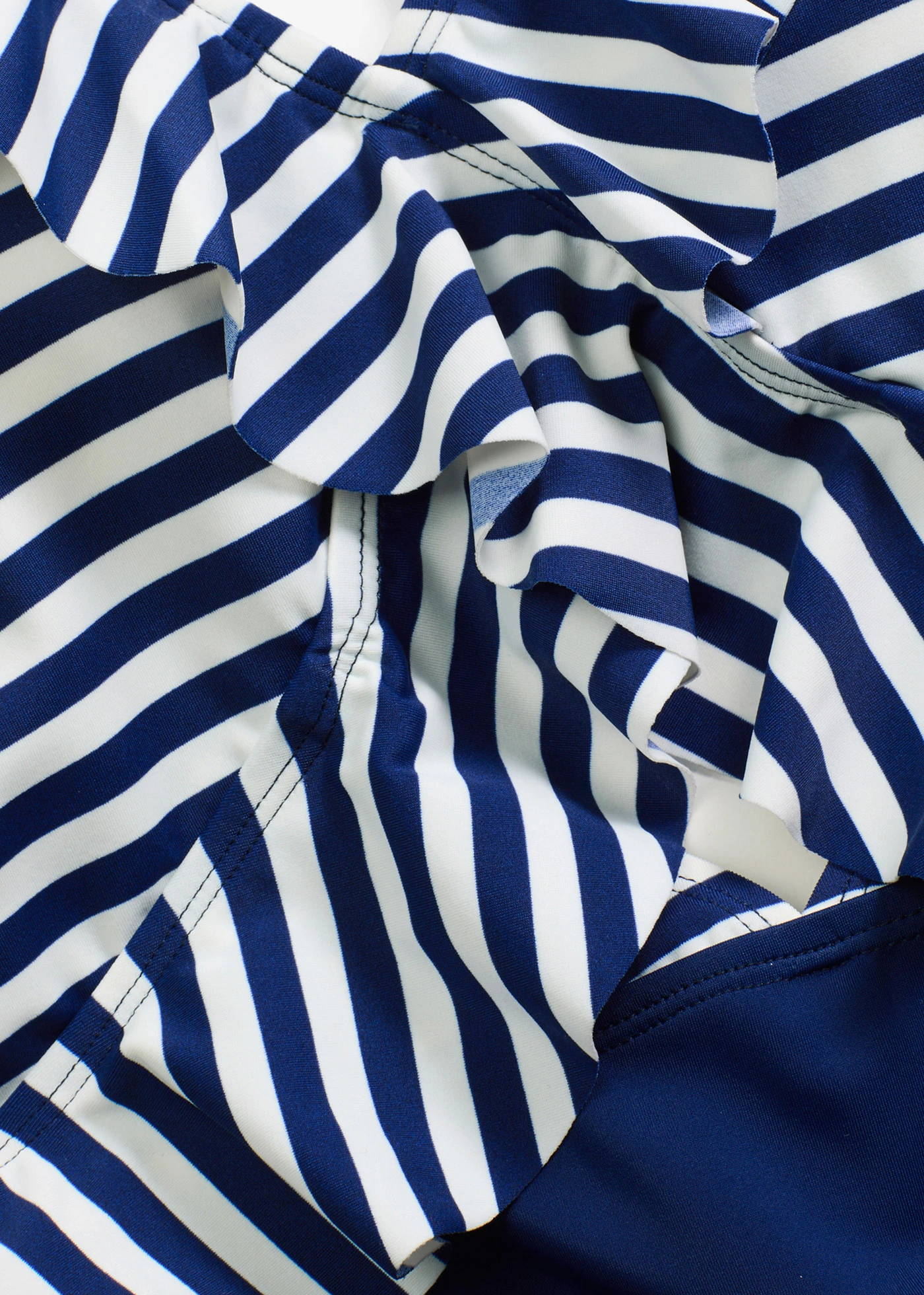 Maillot 1 pièce à volants • middernachtblauw/wit gestreept • Boutique bonprix