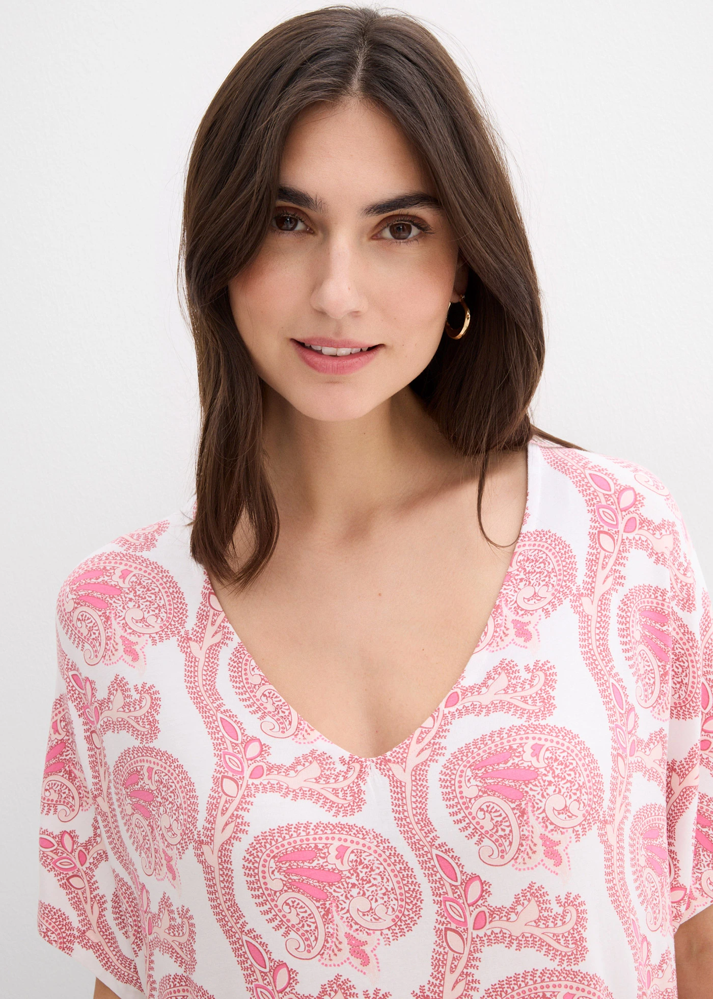 Shirtjurk in een soepele viscose-eleastanmix • wit/flamingopink • bonprix online shop