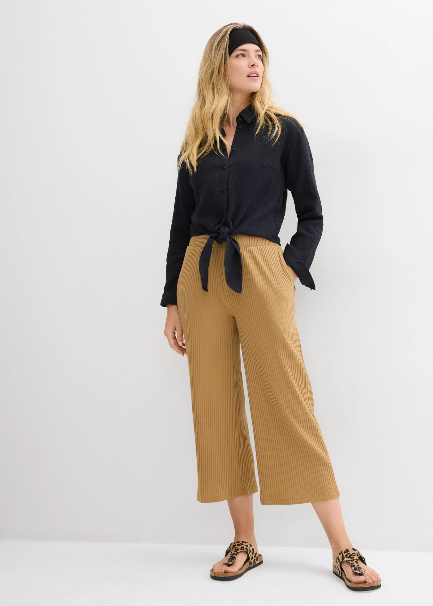 Geribde jersey broek met comfortabele tailleband • kakibruin • bonprix online shop