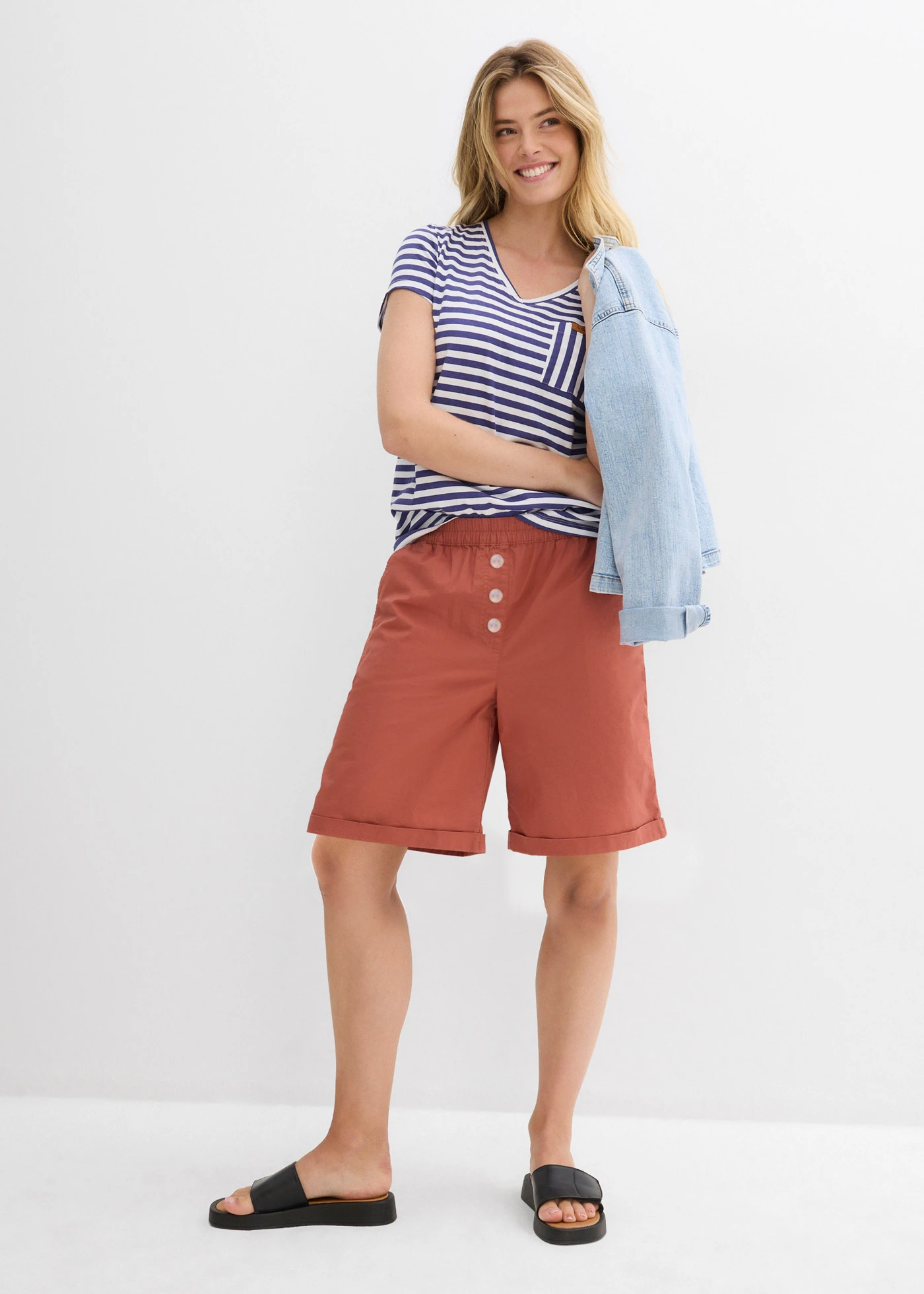 Bermude din material papertouch cu bumbac • maro-coniac • magazin bonprix