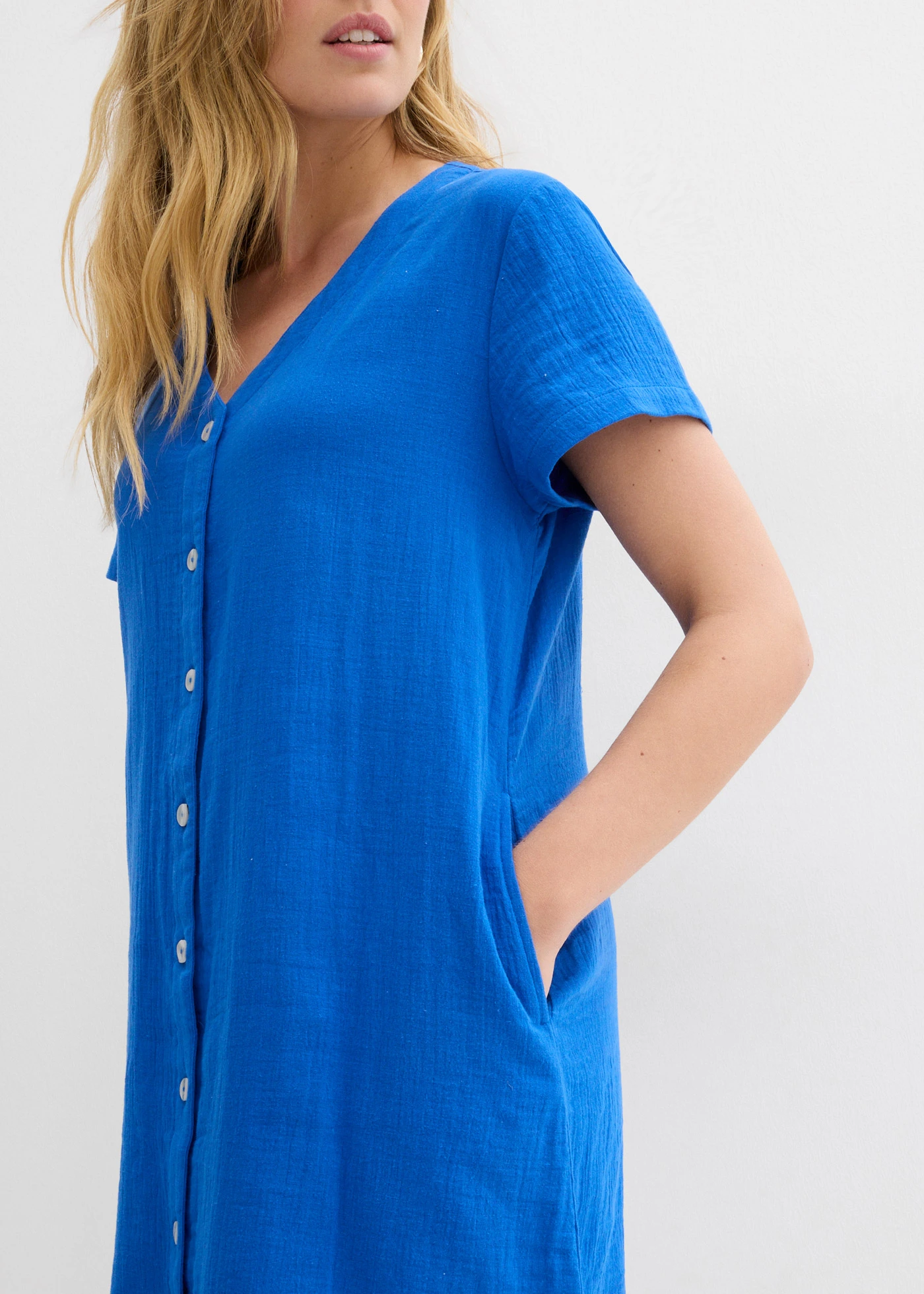 Blúzkové šaty, z jemného mušelínu • arktická modrá • obchod bonprix