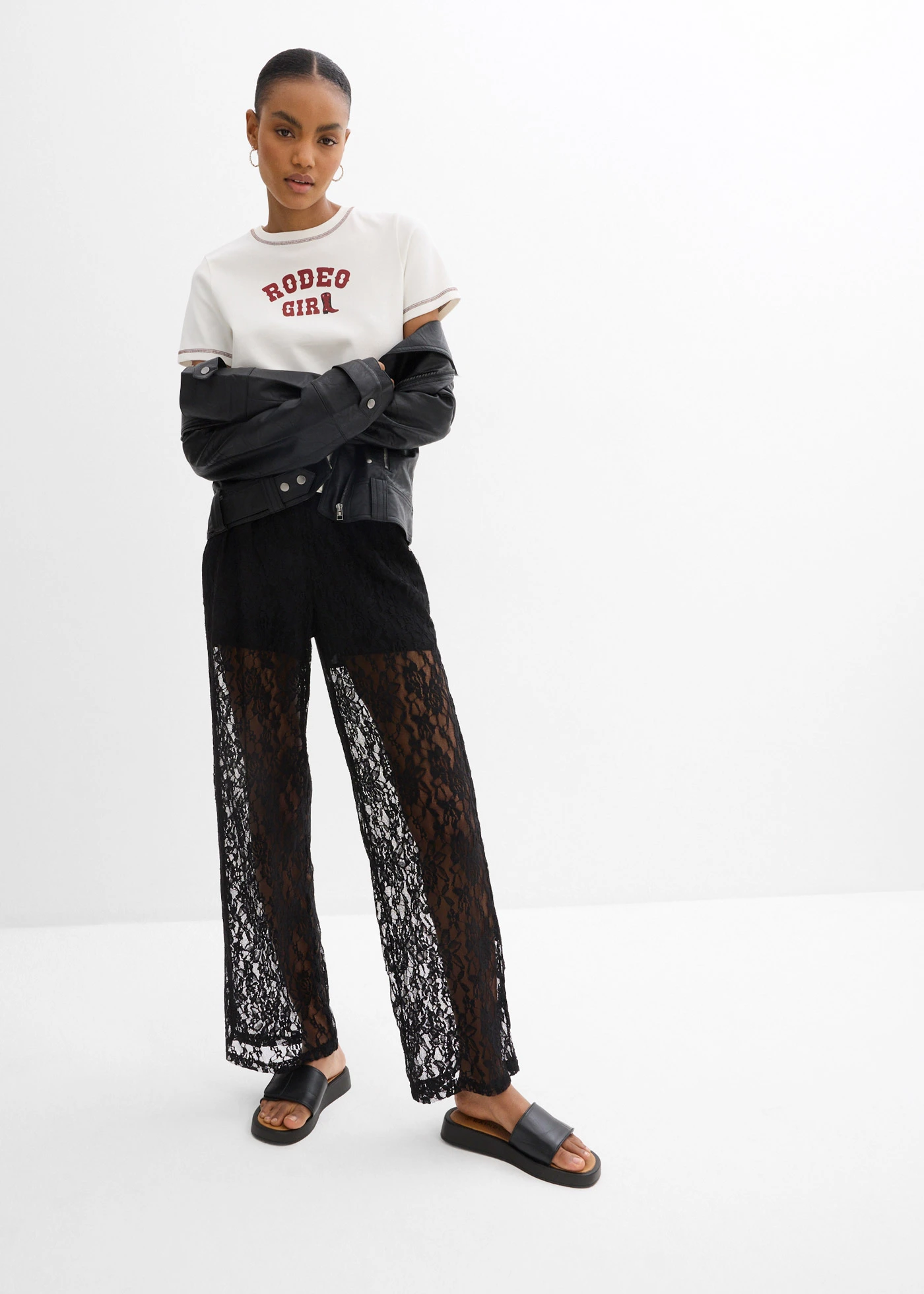 Broek met kant • zwart • bonprix online shop