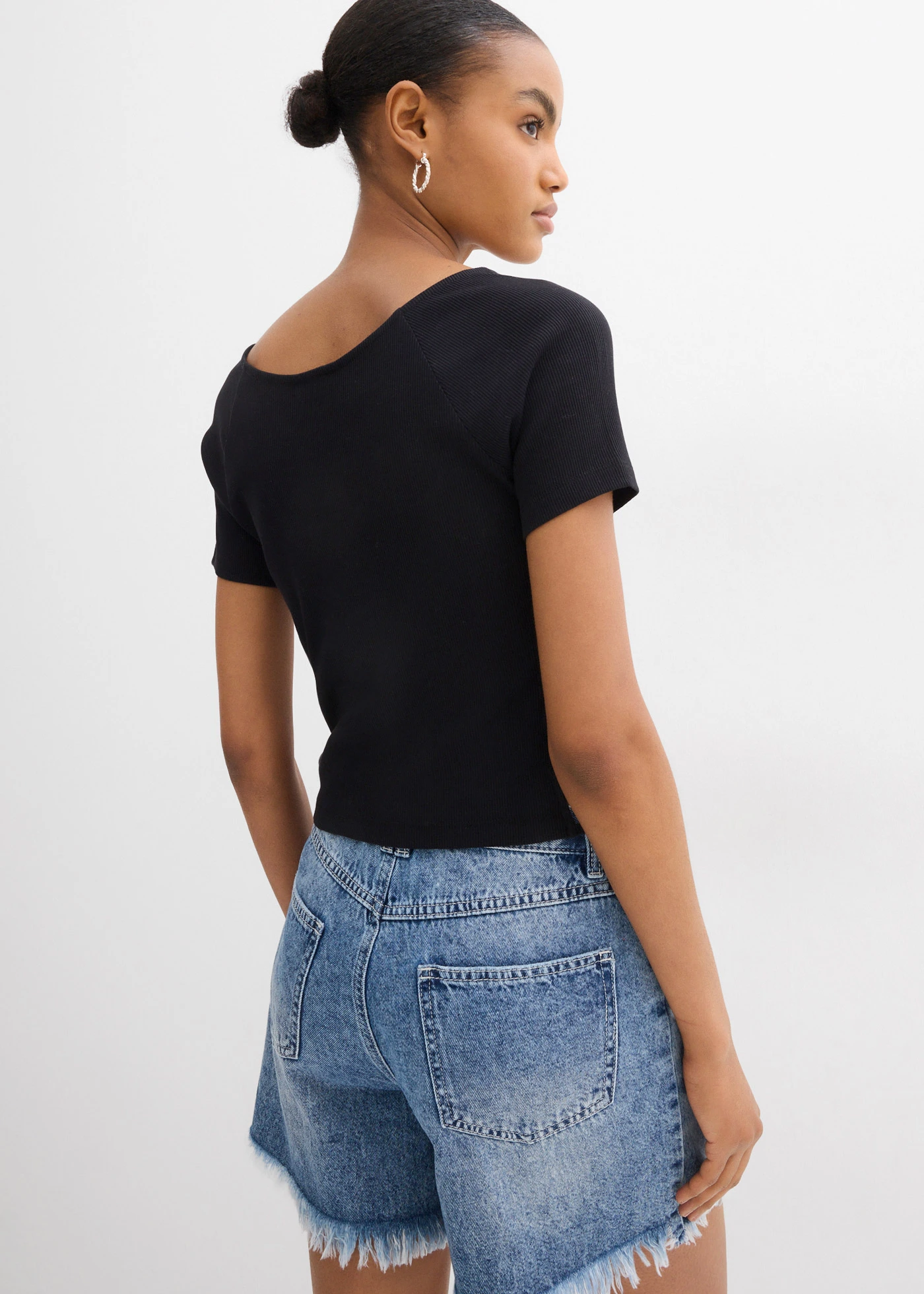 Přiléhavé tričko z čisté organické bavlny • černá • bonprix obchod