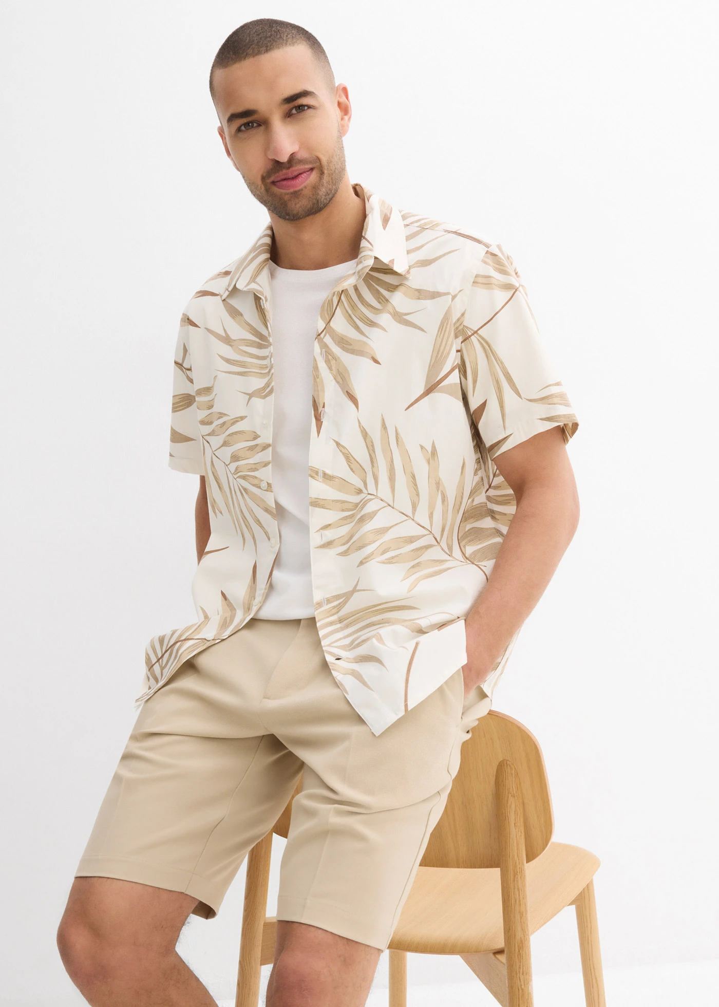 Chemise manches courtes 100% coton • écru-grès imprimé • Boutique bonprix