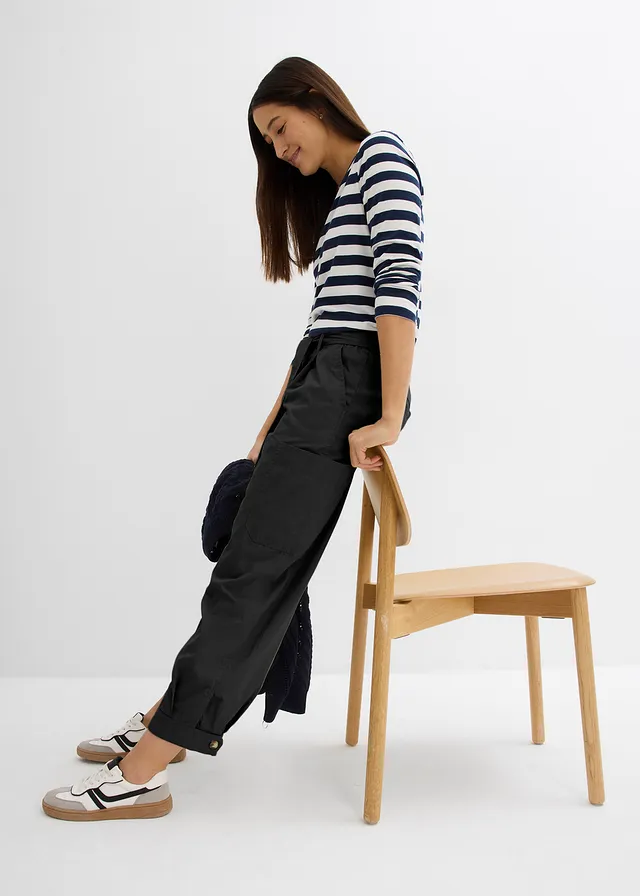 Cropped cargo broek • zwart • product-page.page-title-suffix