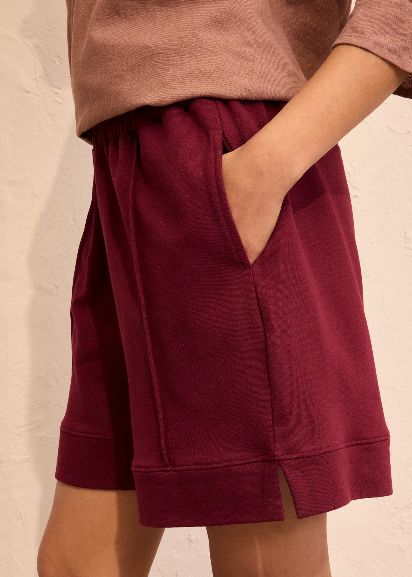 Short sweat en coton mélangé • rouge érable • Boutique bonprix