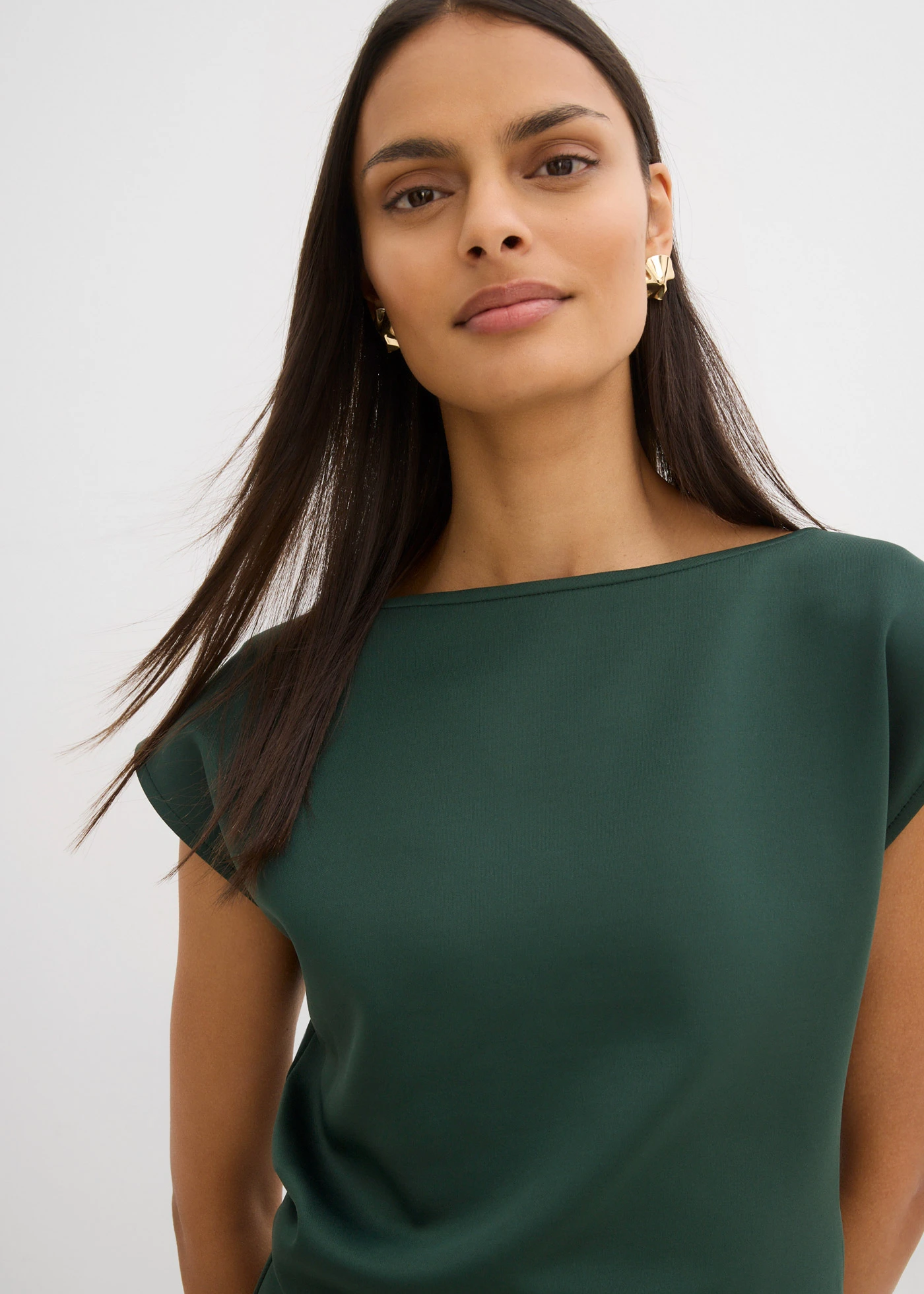 Top asymétrique en matière néoprène • vert feuille • Boutique bonprix