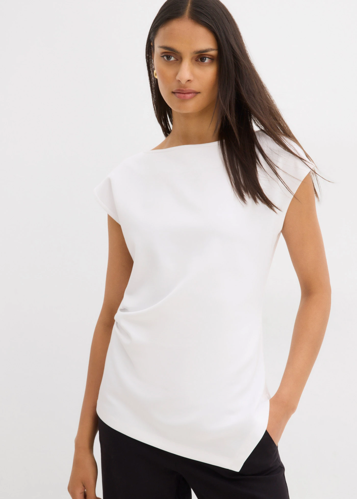 Top asymétrique en matière néoprène • blanc • Boutique bonprix