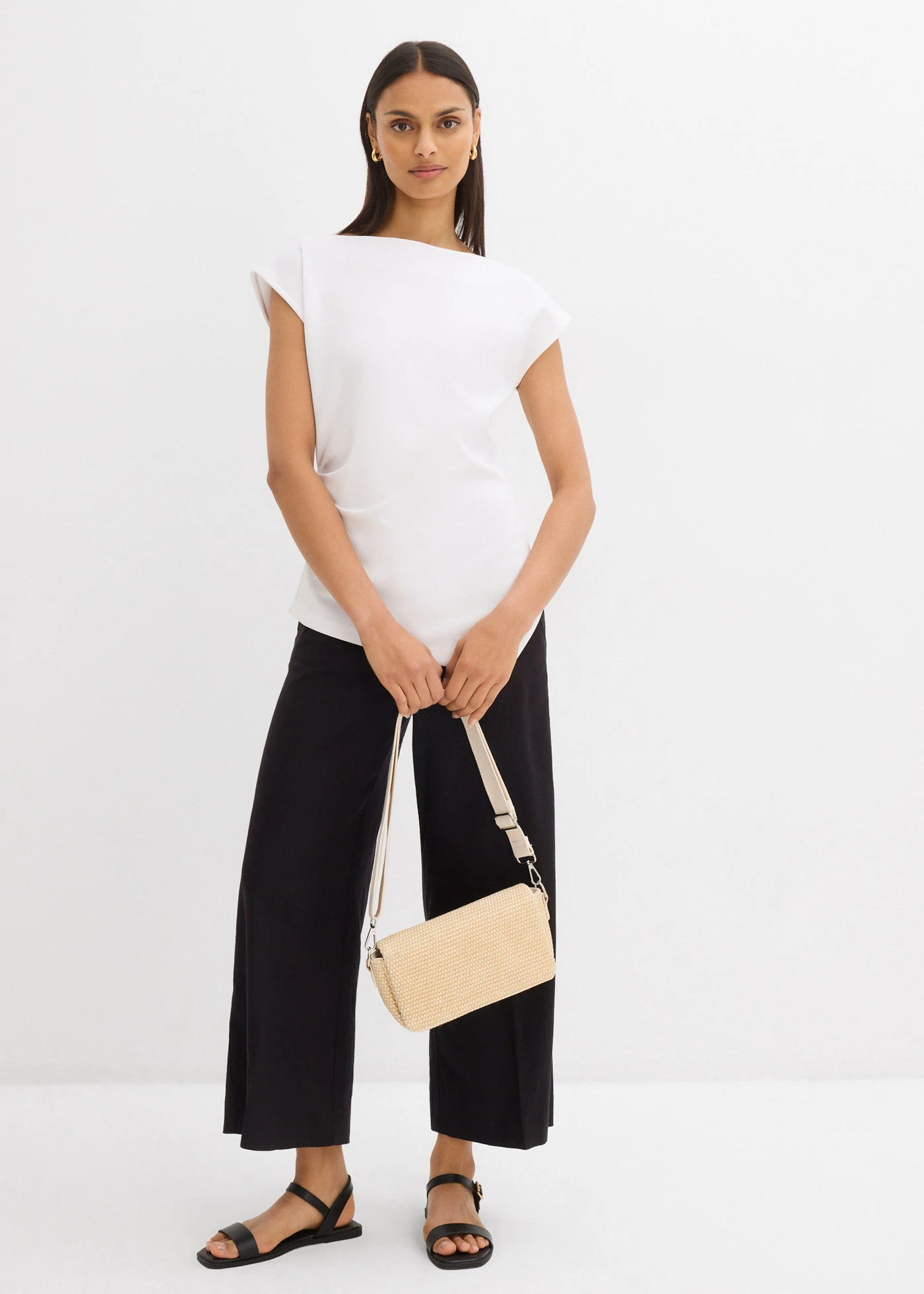 Top asymétrique en matière néoprène • blanc • Boutique bonprix