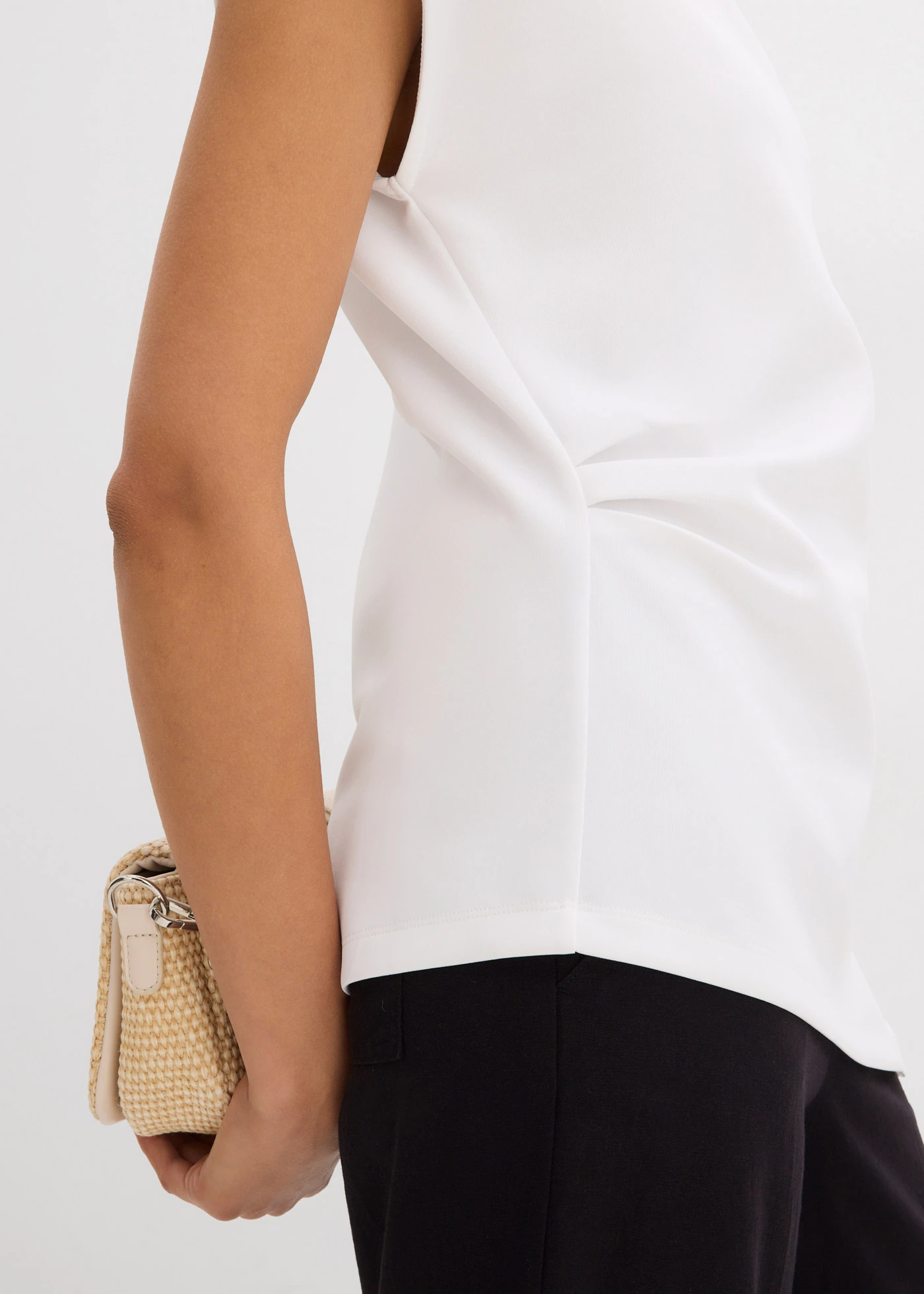 Top asymétrique en matière néoprène • blanc • Boutique bonprix