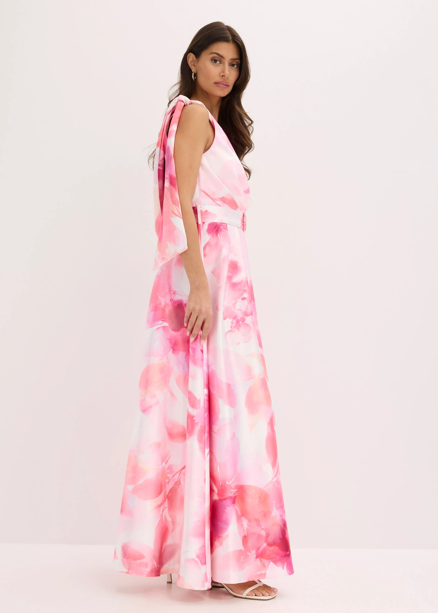 One shoulder jurk van glanzend satijn • wit/pink gebloemd • bonprix online shop