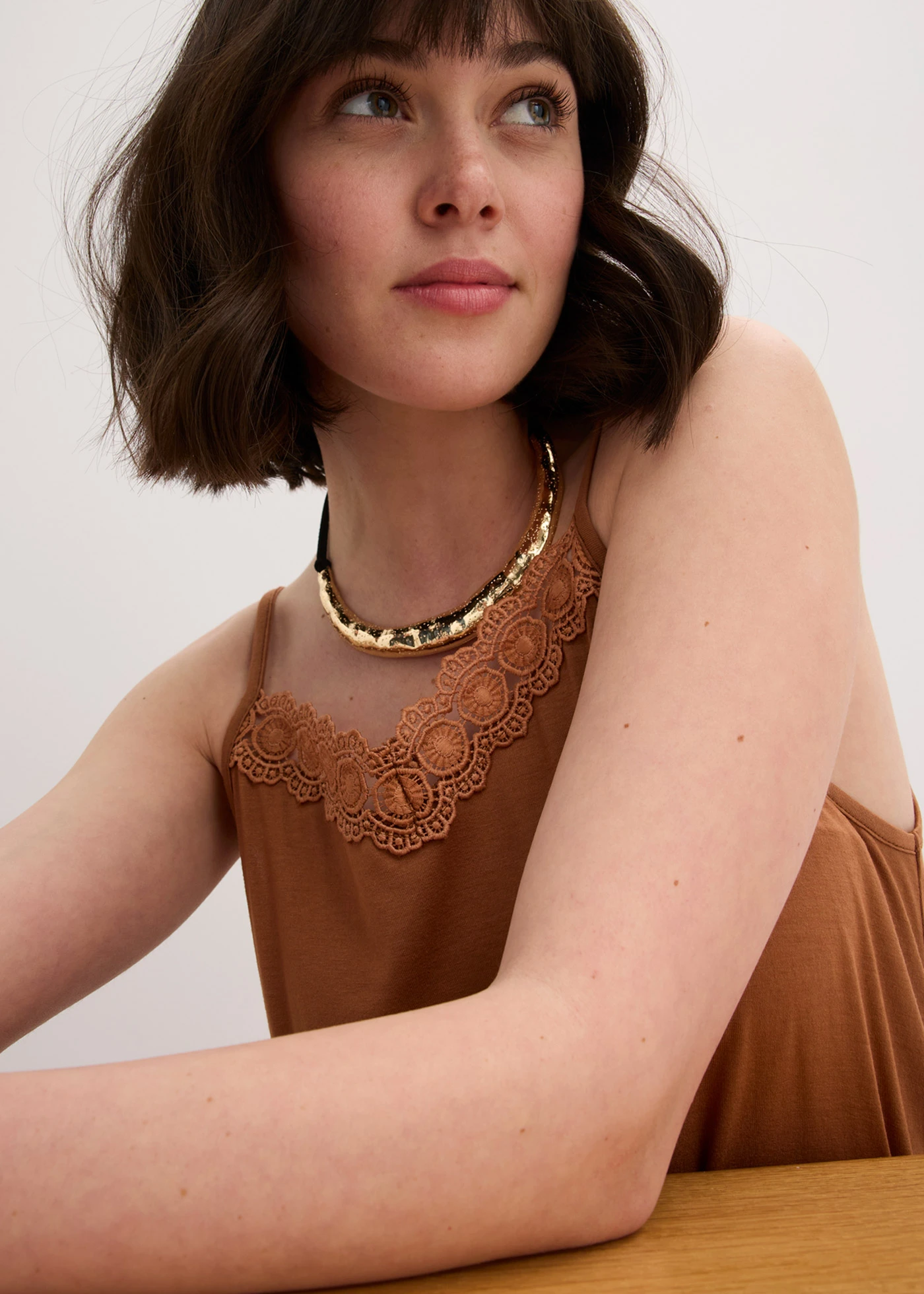 Choker met metalen element • goudkleurig • bonprix online shop