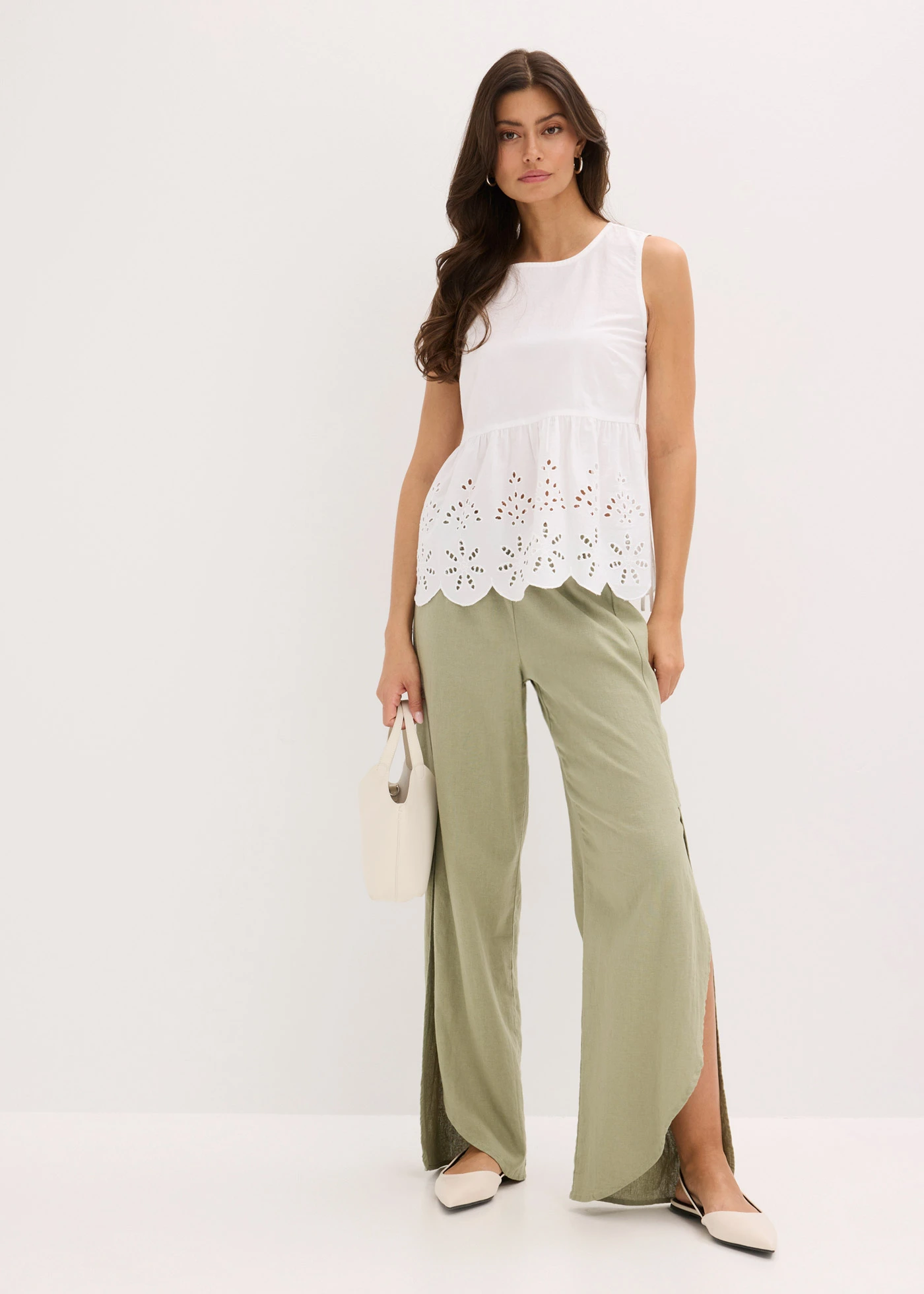 Blousetop zonder mouwen met split en broderie anglaise • wit • bonprix online shop