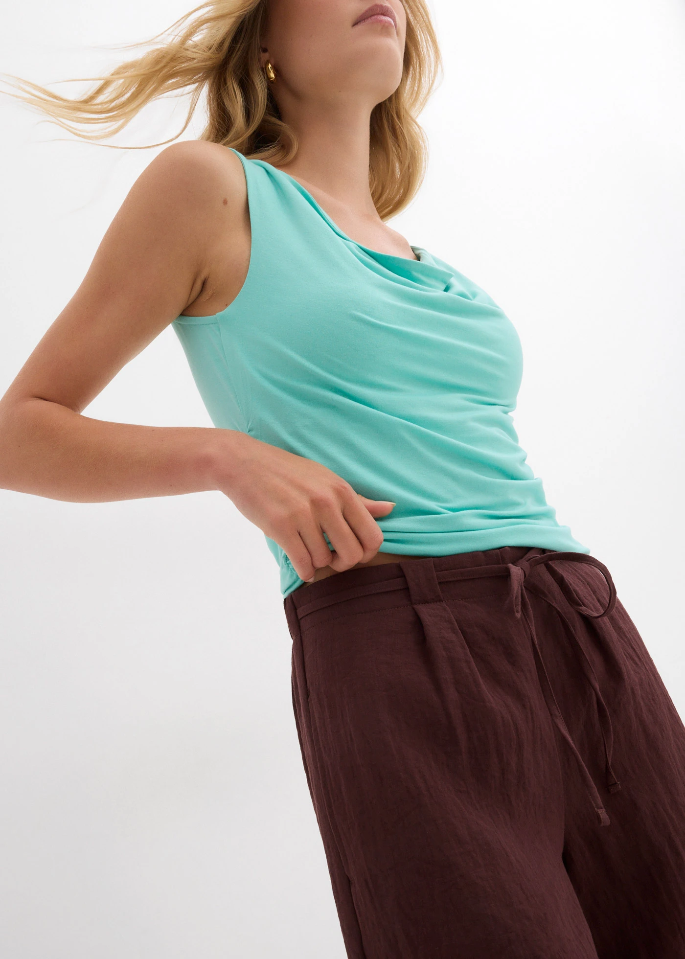 Bermudy ze splývavé viskózové směsi • hnědá terakota • bonprix obchod