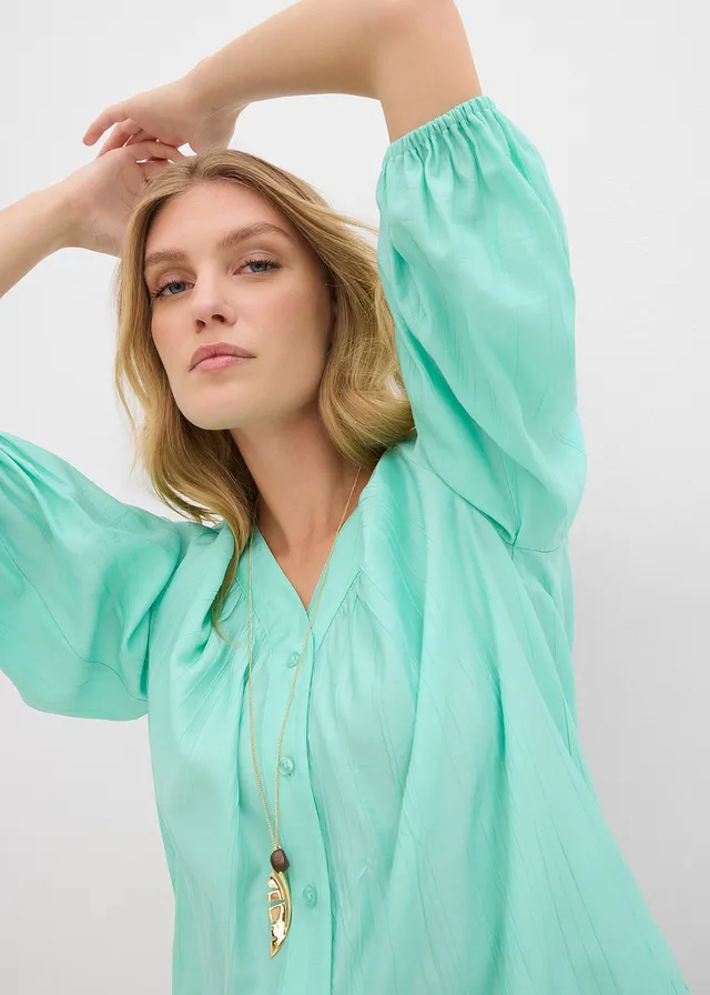 Oversized blouse in een zachte viscosemix • mentholblauw • product-page.page-title-suffix