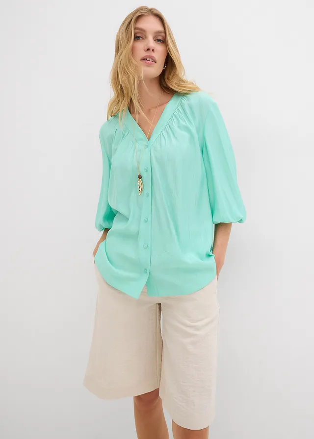 Oversized blouse in een zachte viscosemix • mentholblauw • product-page.page-title-suffix