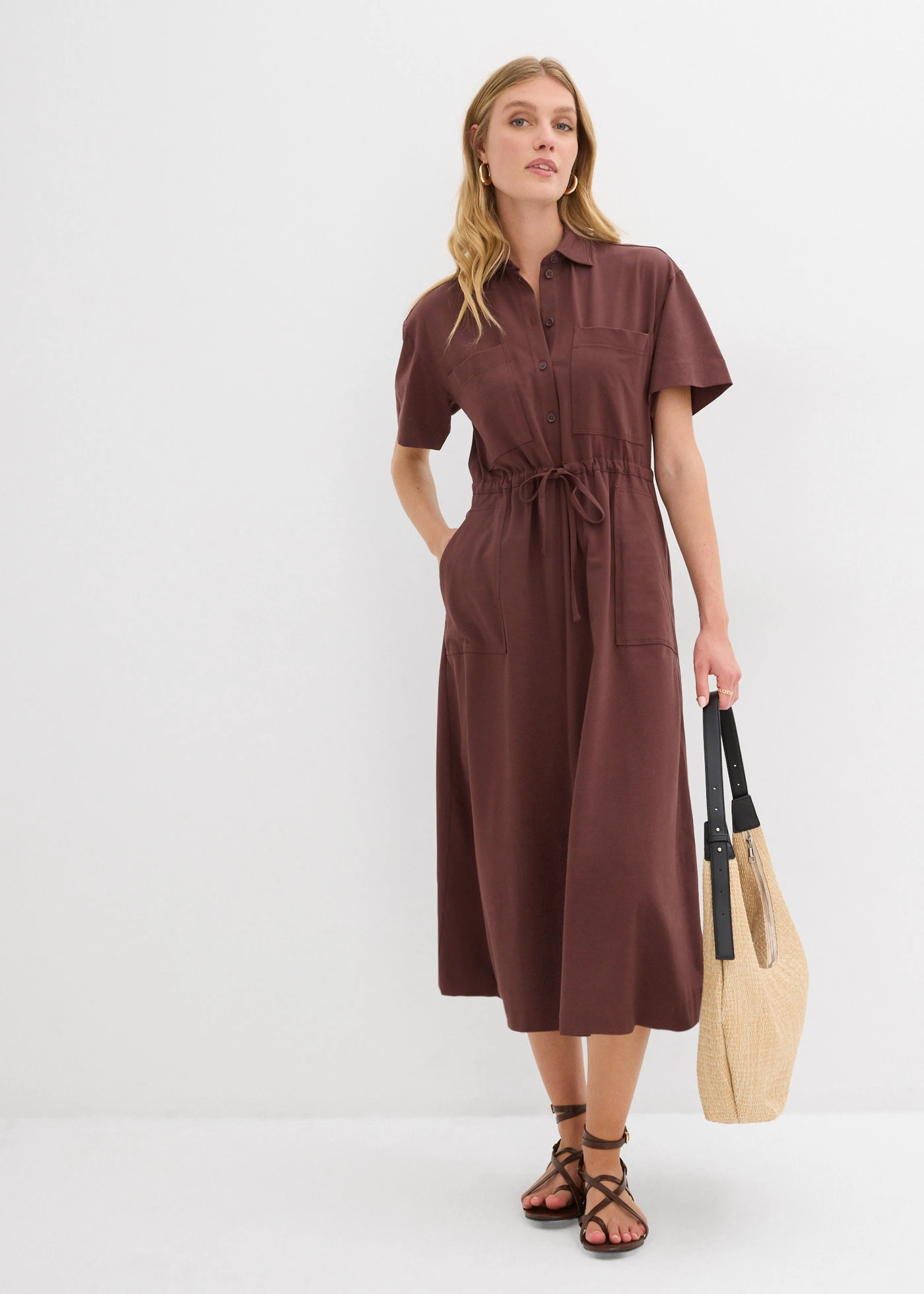 Rochie de jerse din material elastic cu bumbac • maro-teracotă • magazin bonprix