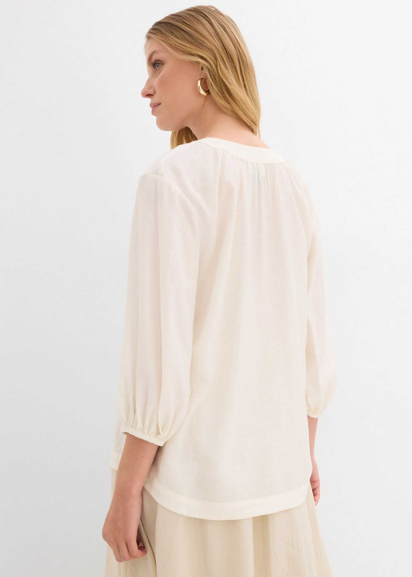 Oversized blouse in een zachte viscosemix • wolwit • bonprix online shop
