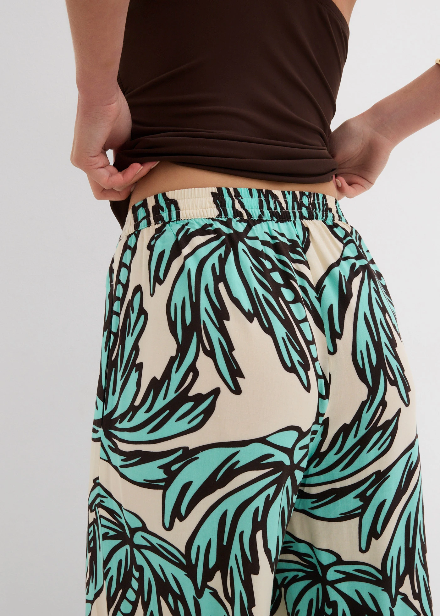 Marlene Dietrich broek van soepele viscose • mentholblauw-ecru-donkerbruin gebloemd • bonprix online shop