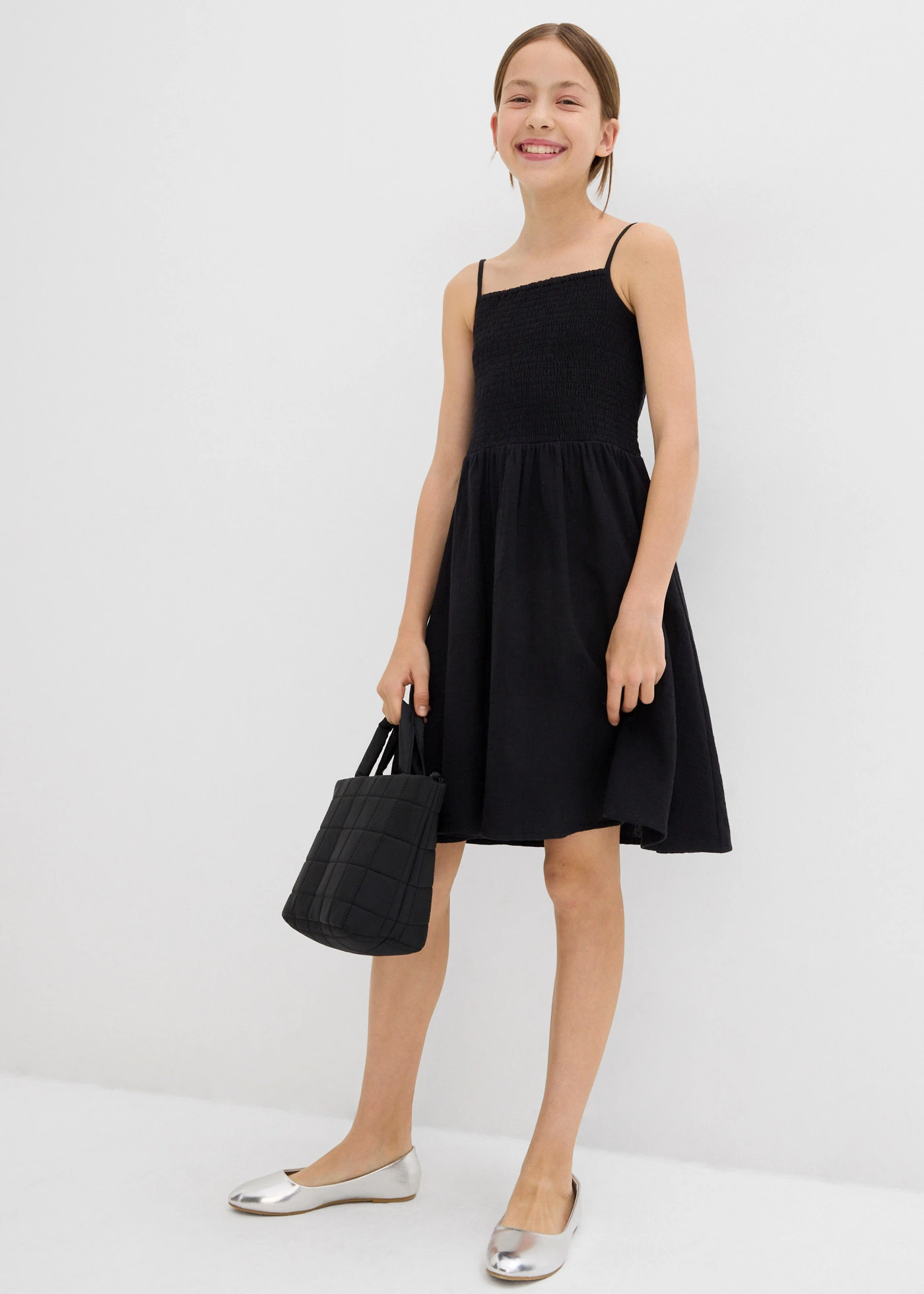 Šaty na ramínka, ze vzdušného mušelínu • černá • bonprix obchod