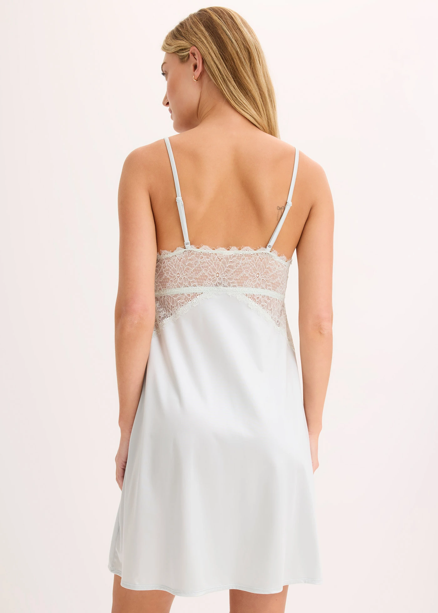 Negližé s lesklým materiálem • světle mentolová • bonprix obchod