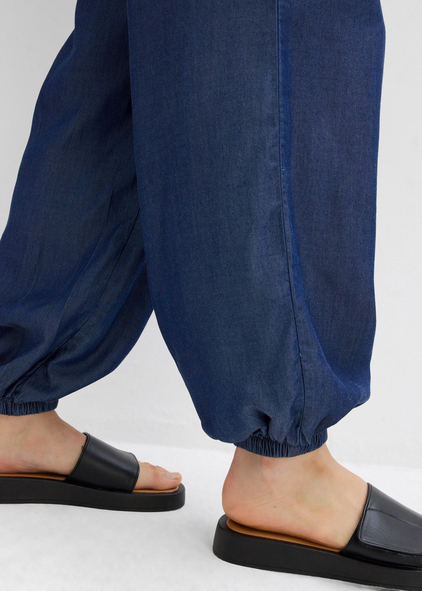 Broek van lyocell met comfortabele tailleband • donkerblauw denim • bonprix online shop