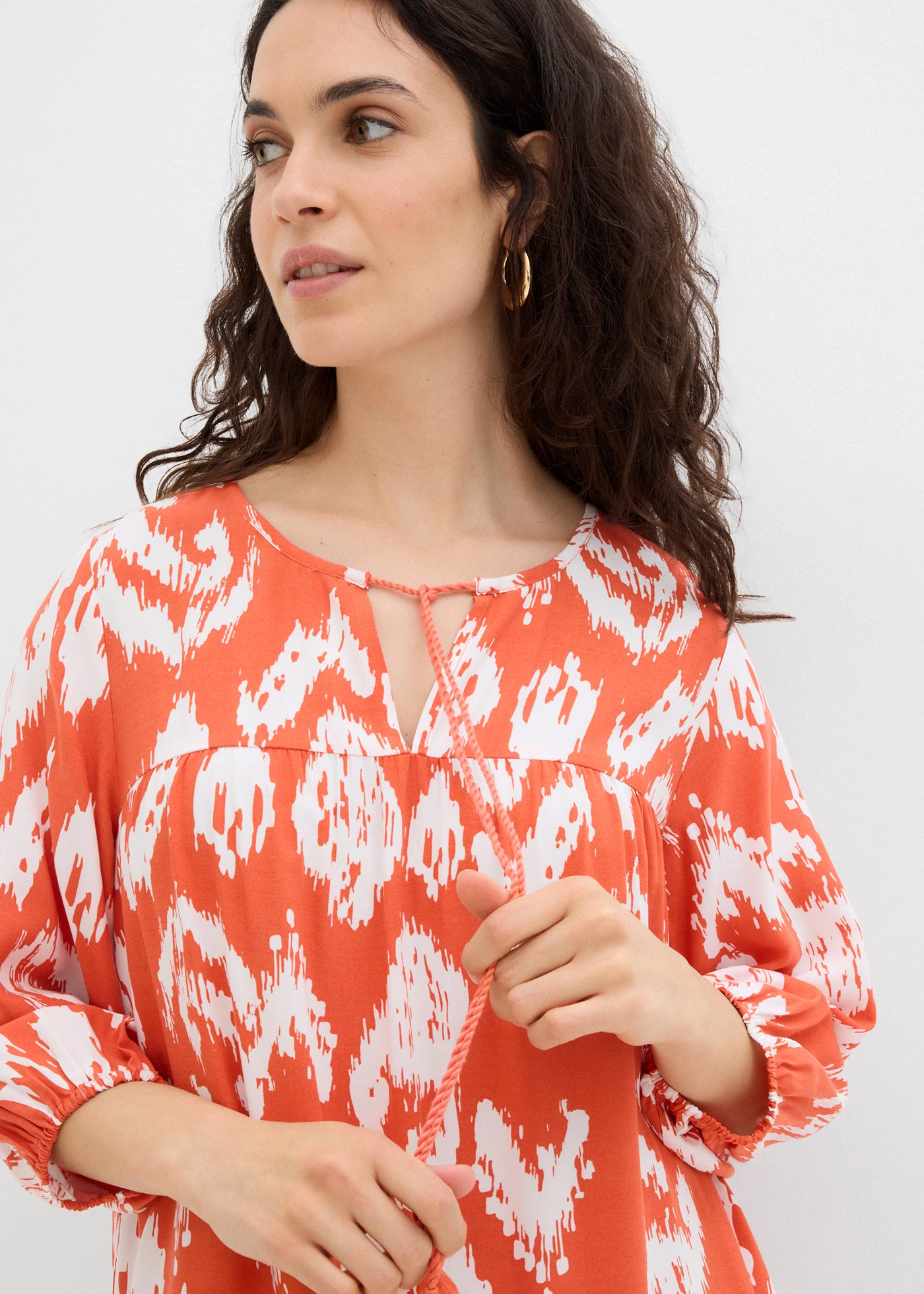 Tunikové šaty z čisté viskózy • skořicově červená-přírodní bílá • bonprix obchod