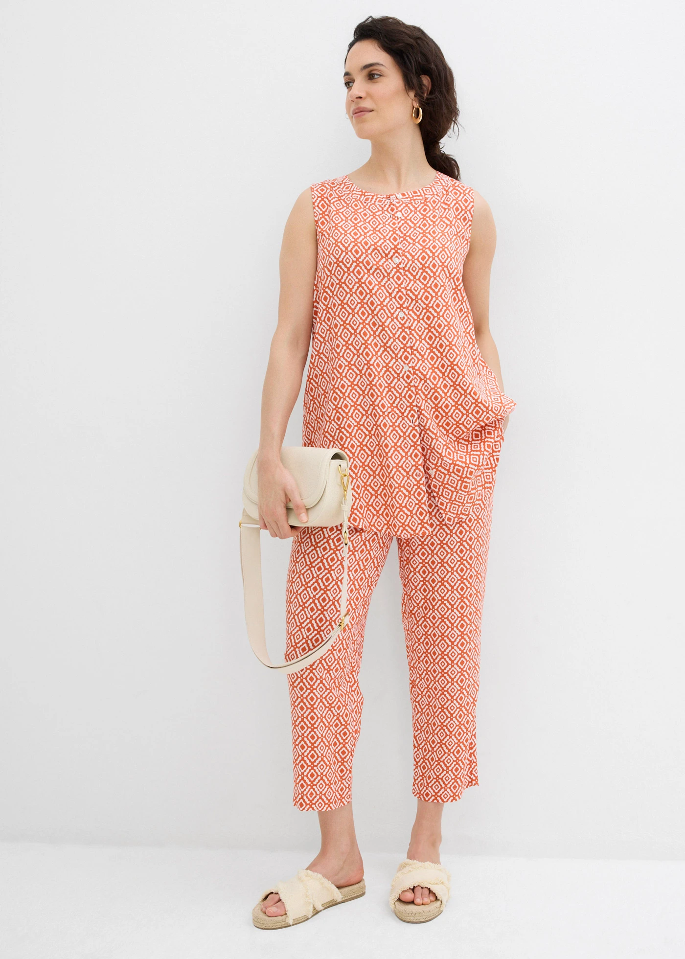 Dlouhá halenka z měkké viskózy • skořicově červená-přírodní bílá • bonprix obchod