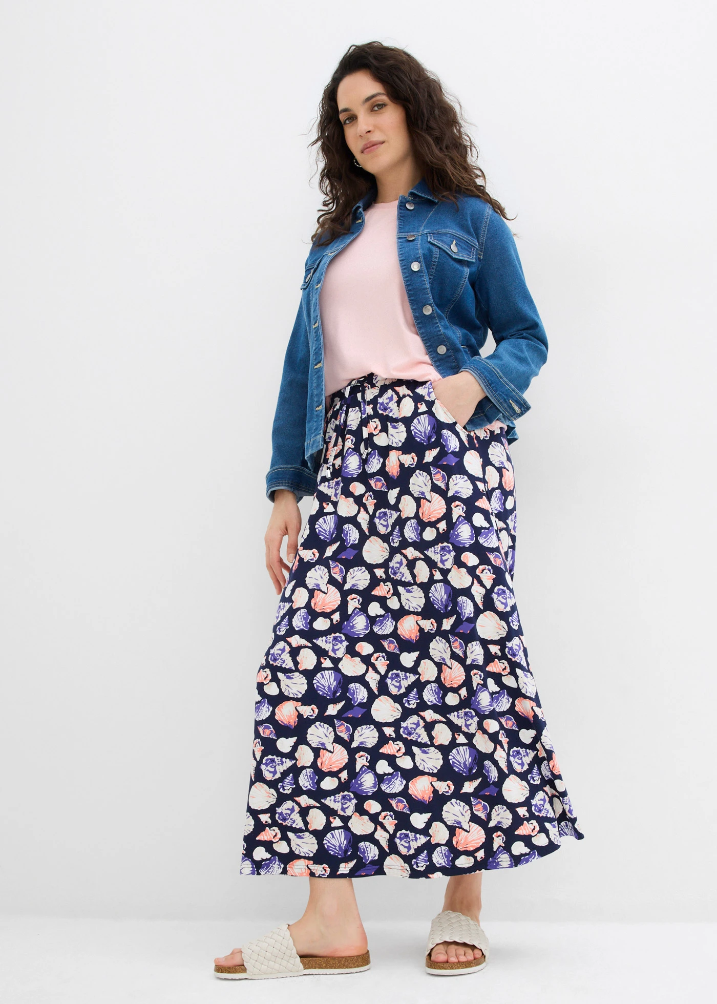 Maxirok in een zachte viscosemix • donkerblauw gedessineerd • bonprix online shop