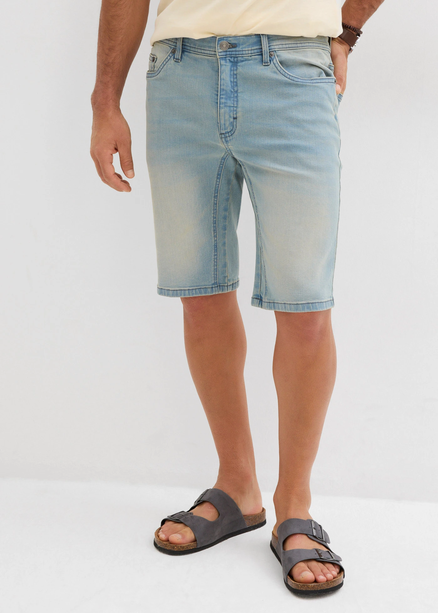 Strečové džínsové bermudy, zosilnené v rozkroku, Regular Fit • svetlomodrá denim/béžová • obchod bonprix
