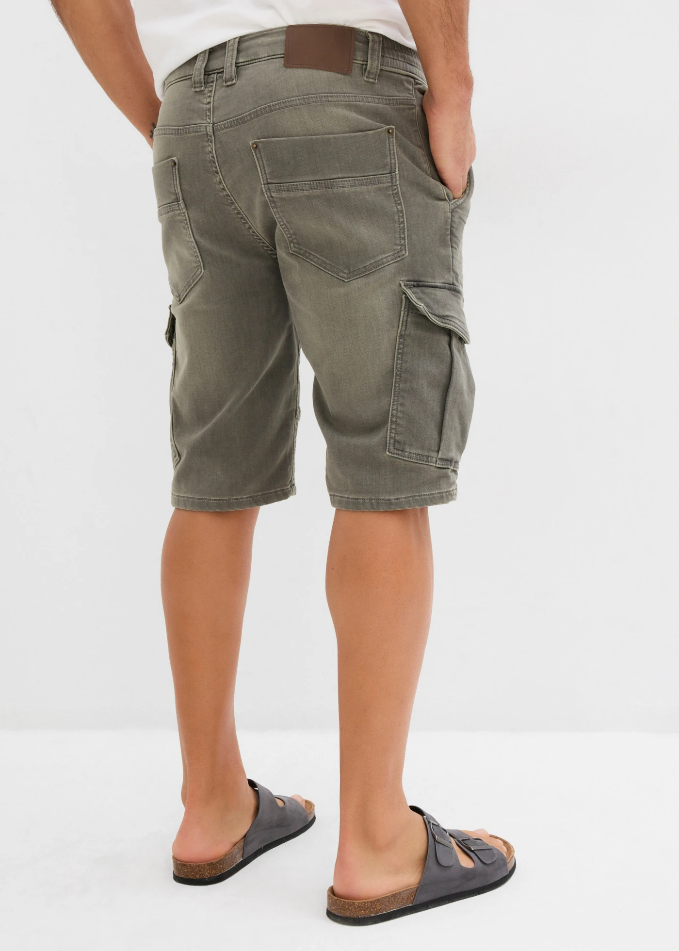 Regular fit sweat jeans bermuda • grijs denim/donkerolijfgroen • bonprix online shop
