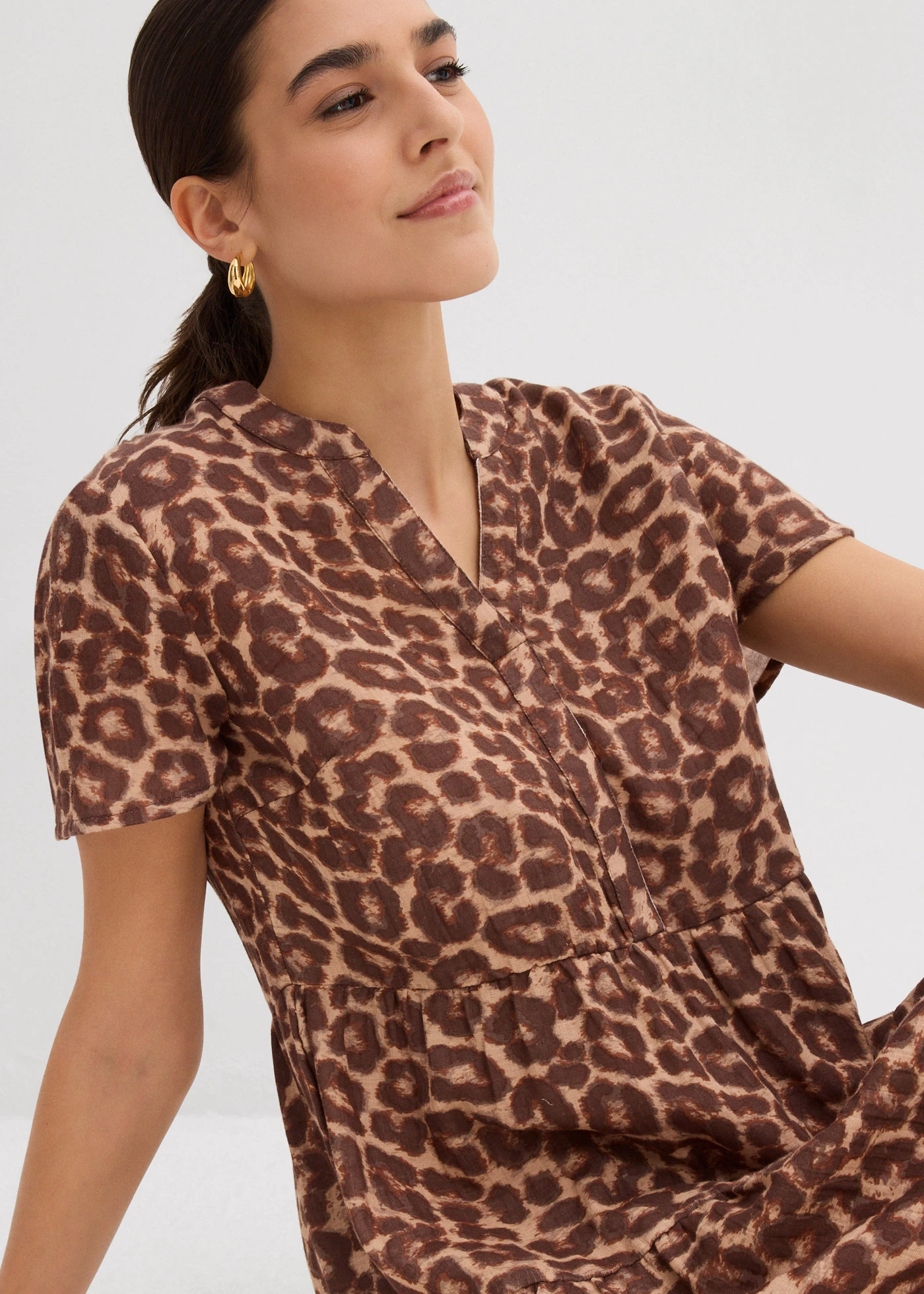 Jurk van zachte mouselline • bruin-middenbruin-kastanjebruin-natuursteen-amandelbeige luipaardprint • bonprix online shop