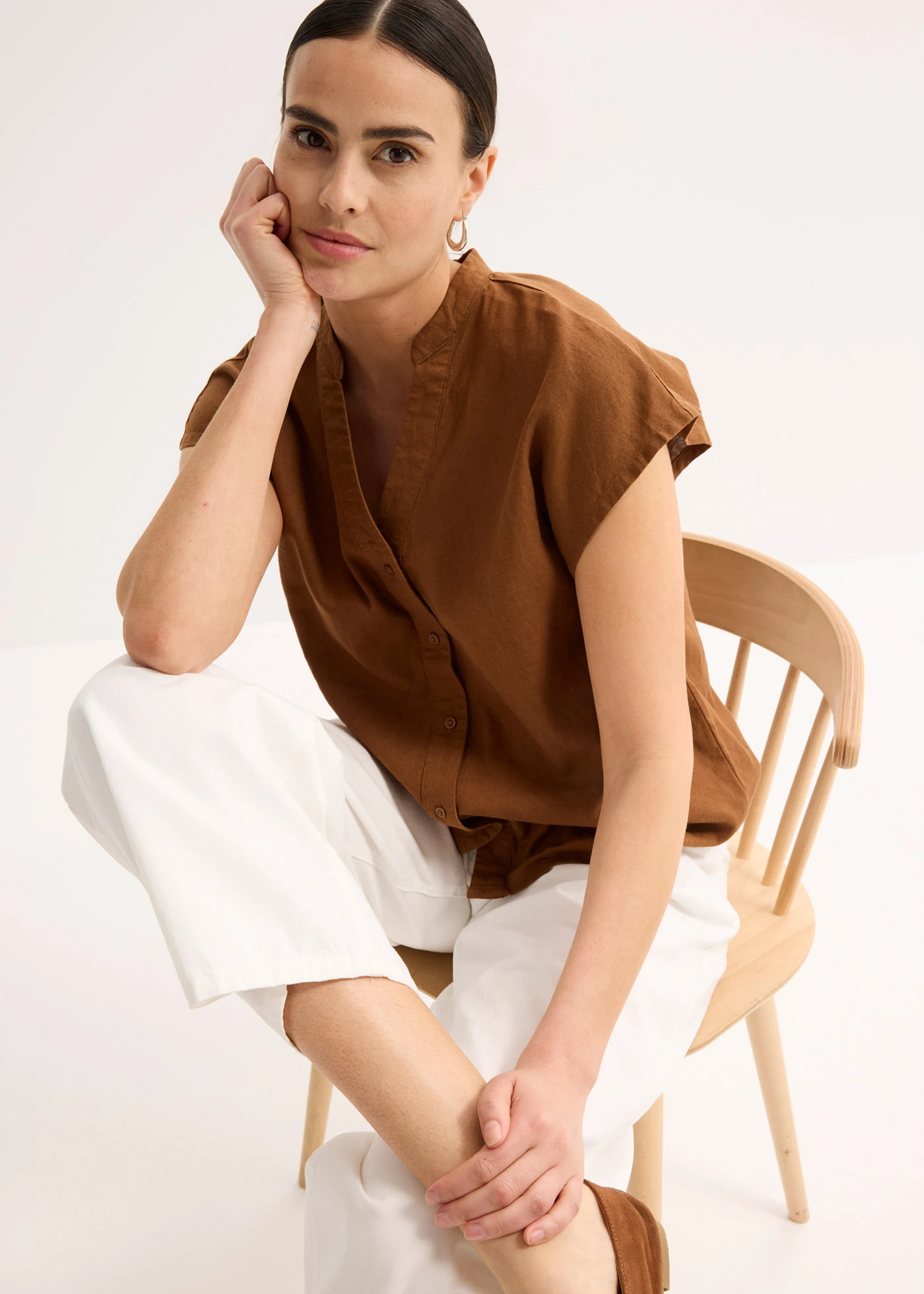 Halenka s krátkým rukávem, ze vzdušné lněné směsi • hnědá barva koření • bonprix obchod