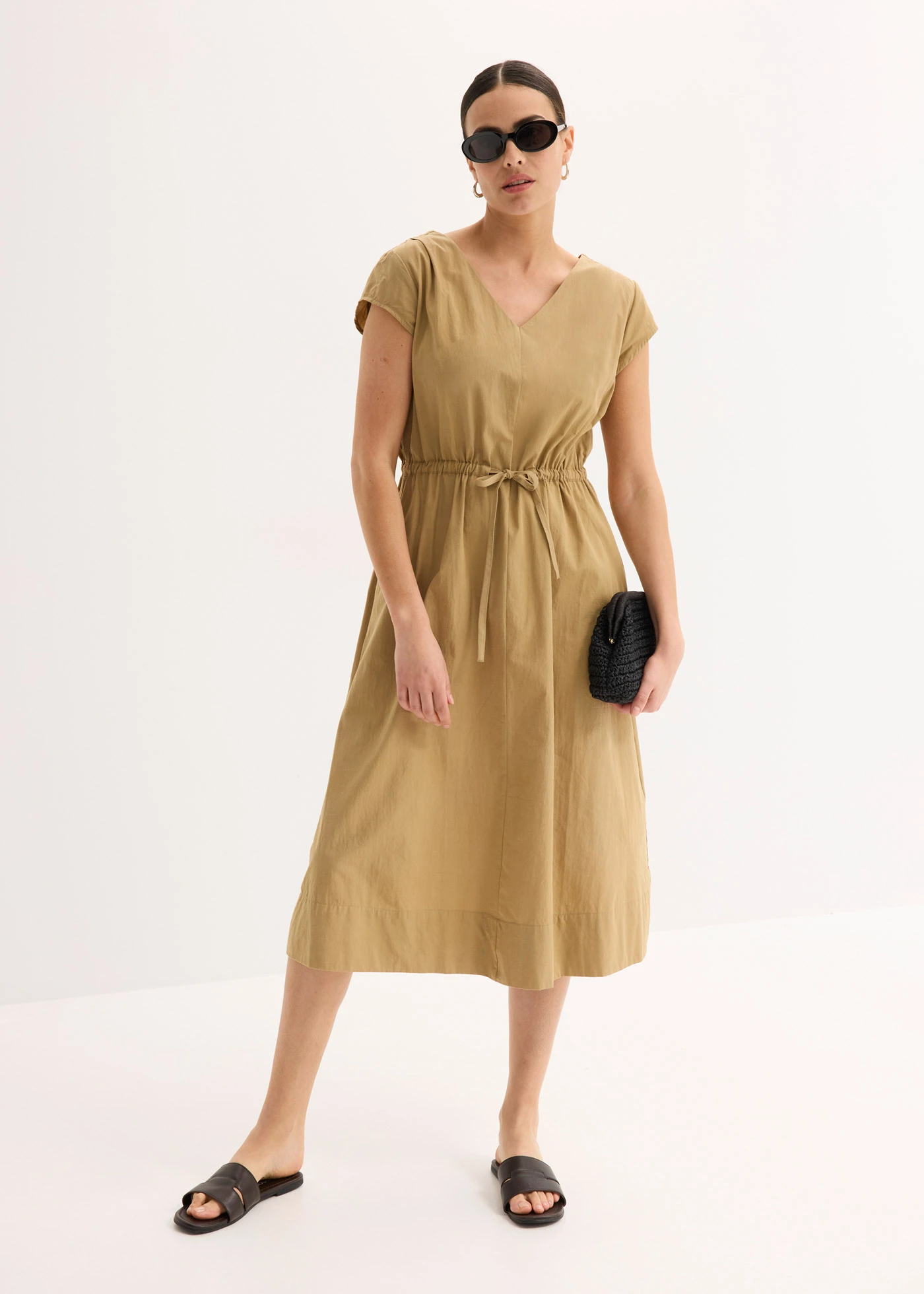 Sukienka z bawełnianej popeliny, z regulowanym wiązaniem • brąz khaki • sklep bonprix