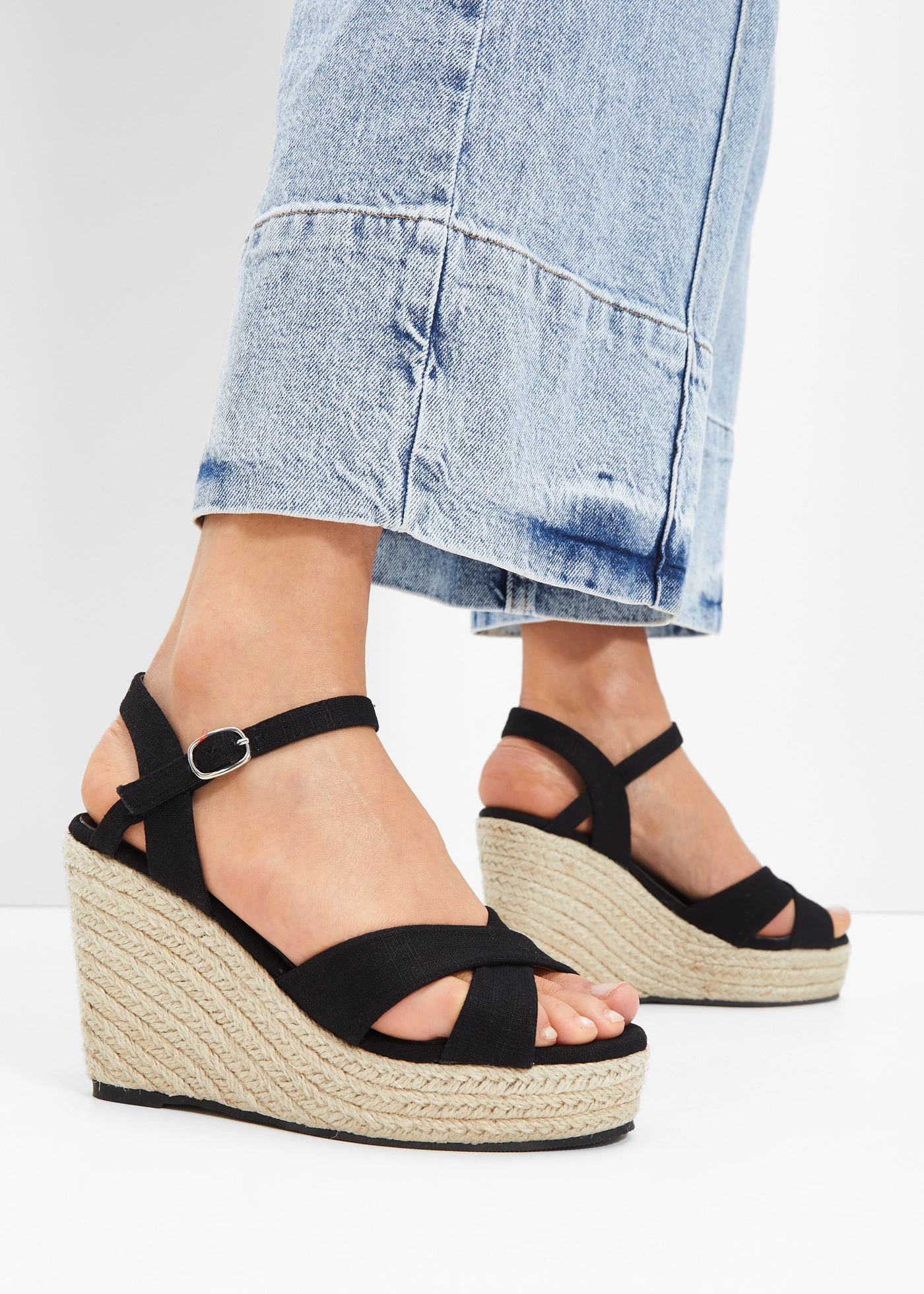 Sandaletten met sleehak in raffia-look • zwart • bonprix online shop