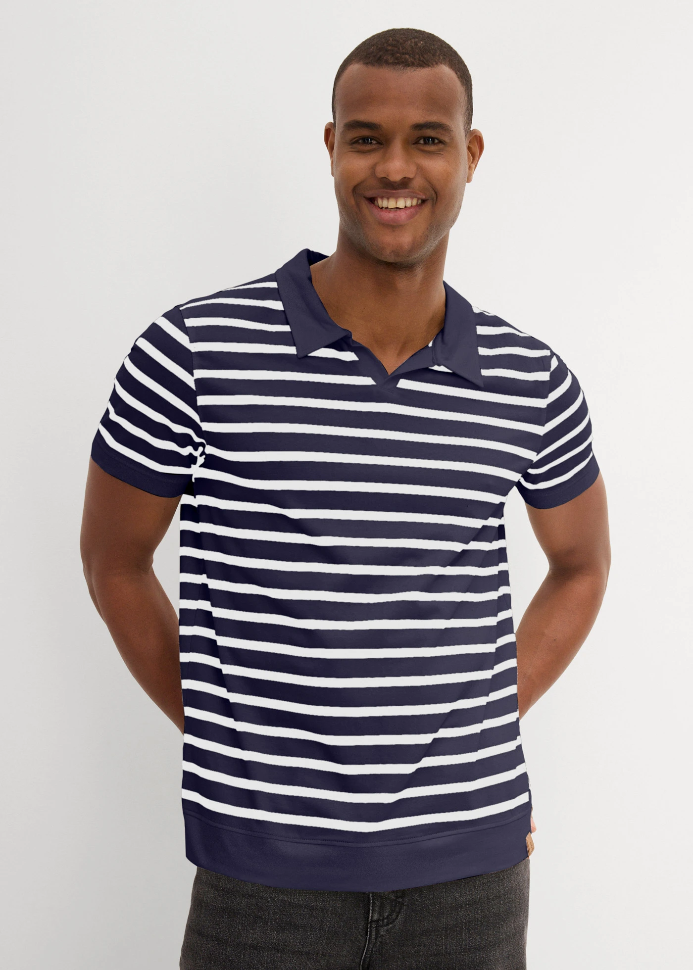 Polo manches courtes coton • bleu foncé rayé • Boutique bonprix