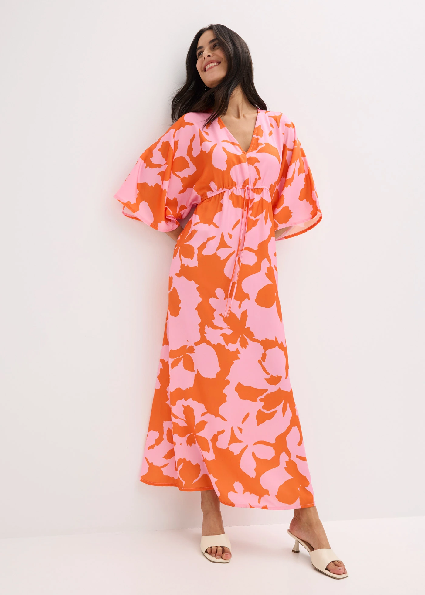 Rochie maxi din viscoză fluidă • liliachiu/oranj floral • magazin bonprix