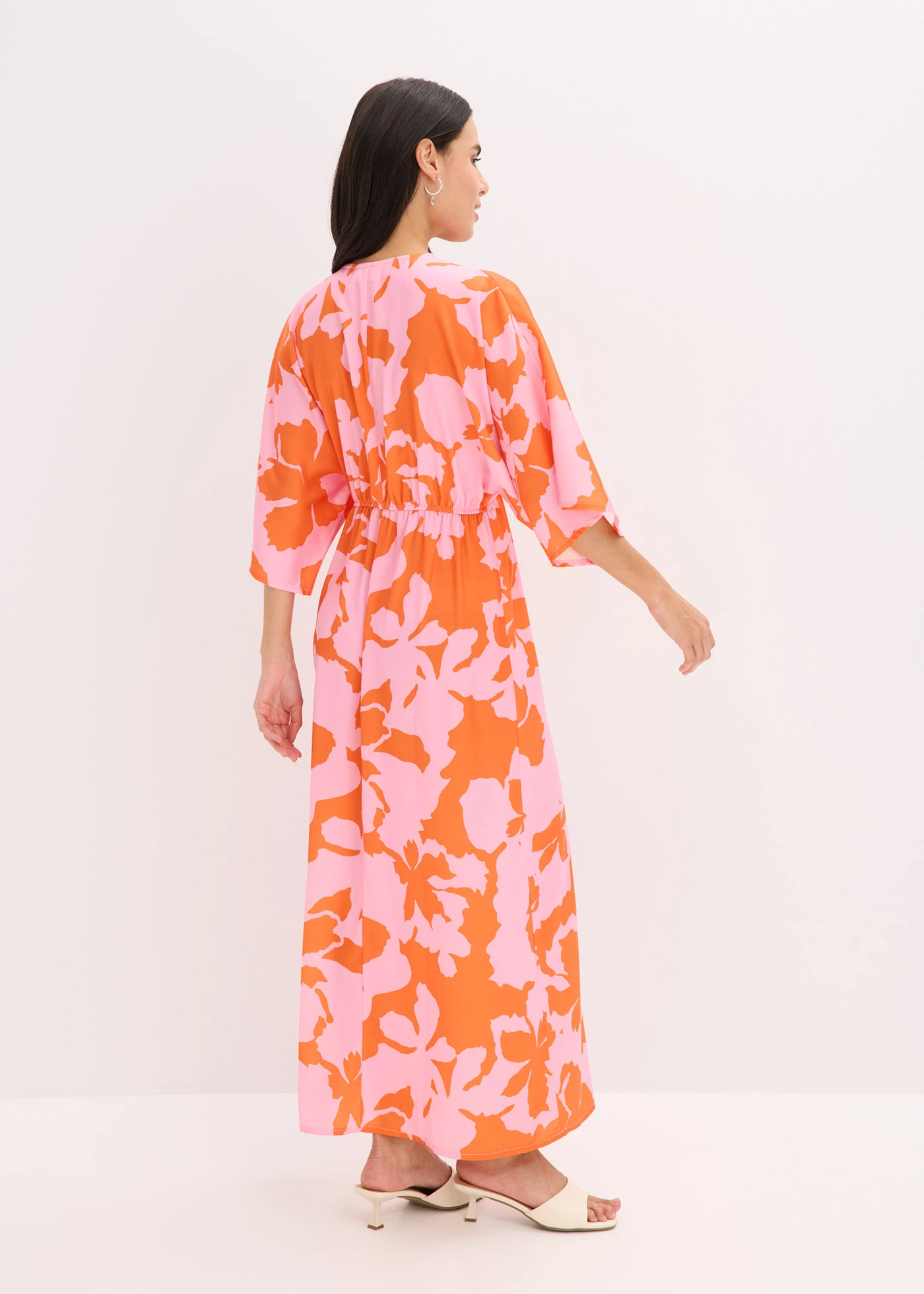 Rochie maxi din viscoză fluidă • liliachiu/oranj floral • magazin bonprix