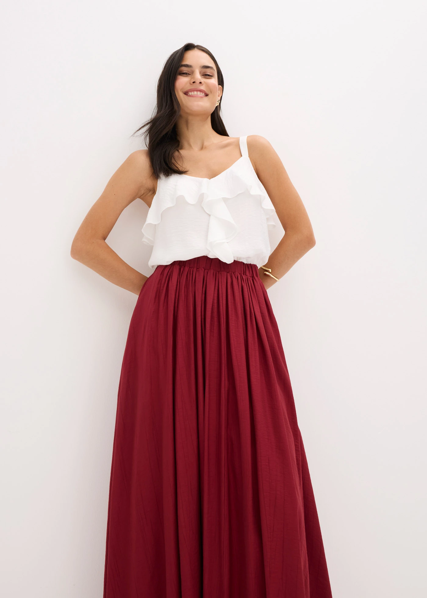 Dlouhá sukně ze strukturovaného mačkaného materiálu • švestkově červená • bonprix obchod