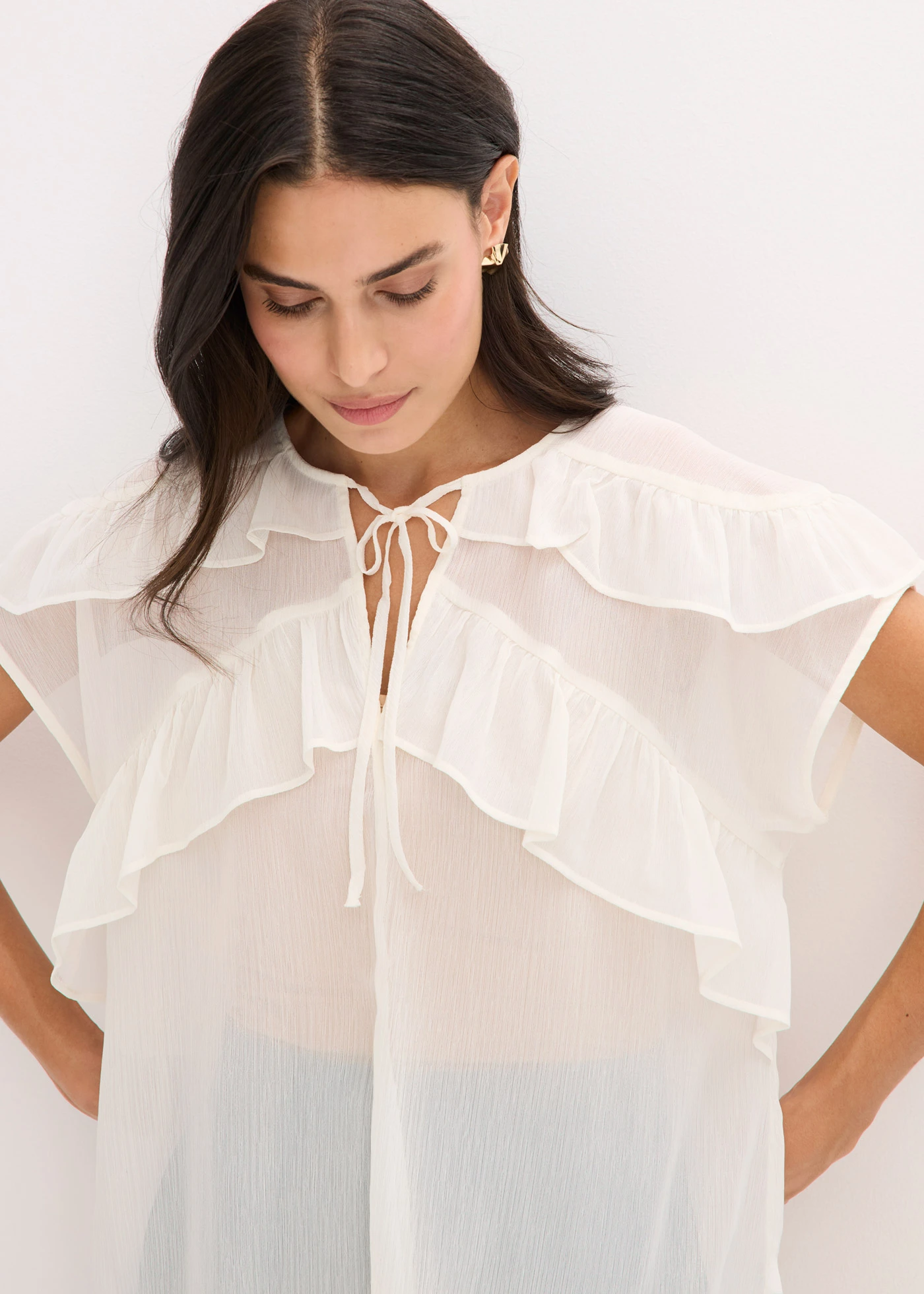 Sifon blúz fodorral • gyapjúfehér • bonprix áruház