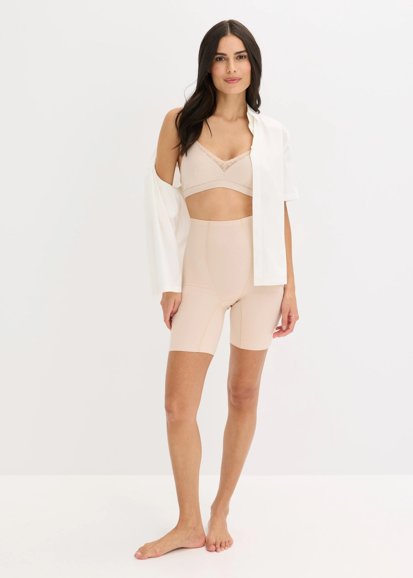 Onzichtbare licht corrigerende biker short met katoen • krijtbeige • bonprix online shop